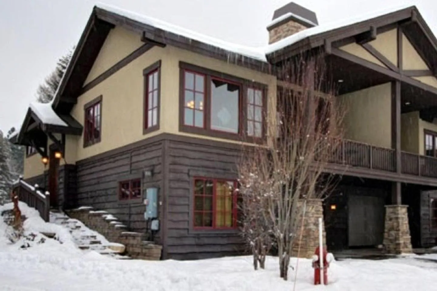 Property building in Greystone on Payette Lake by Casago McCall - Donerightmanagement