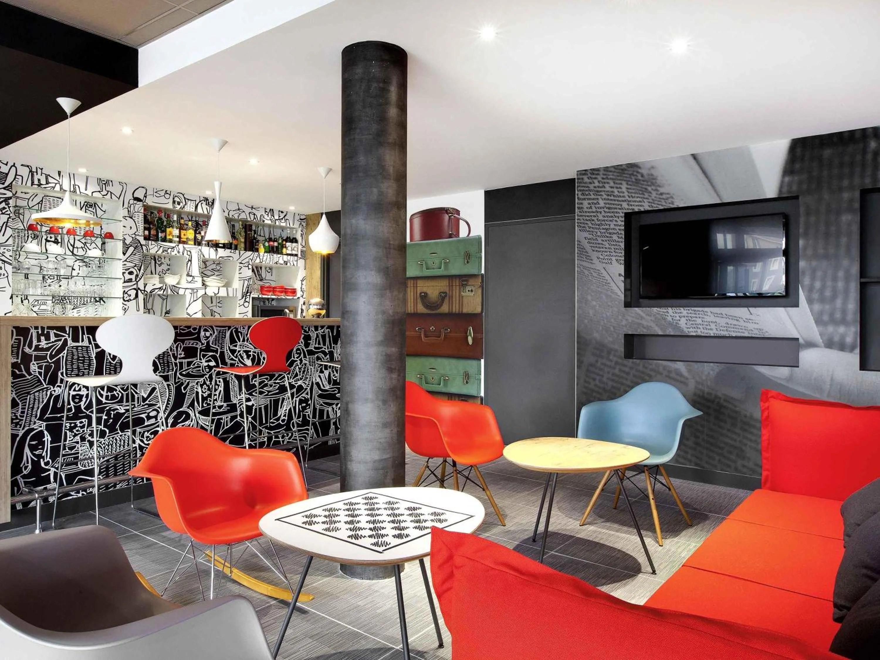 Lounge or bar in ibis Clermont Ferrand Nord Riom