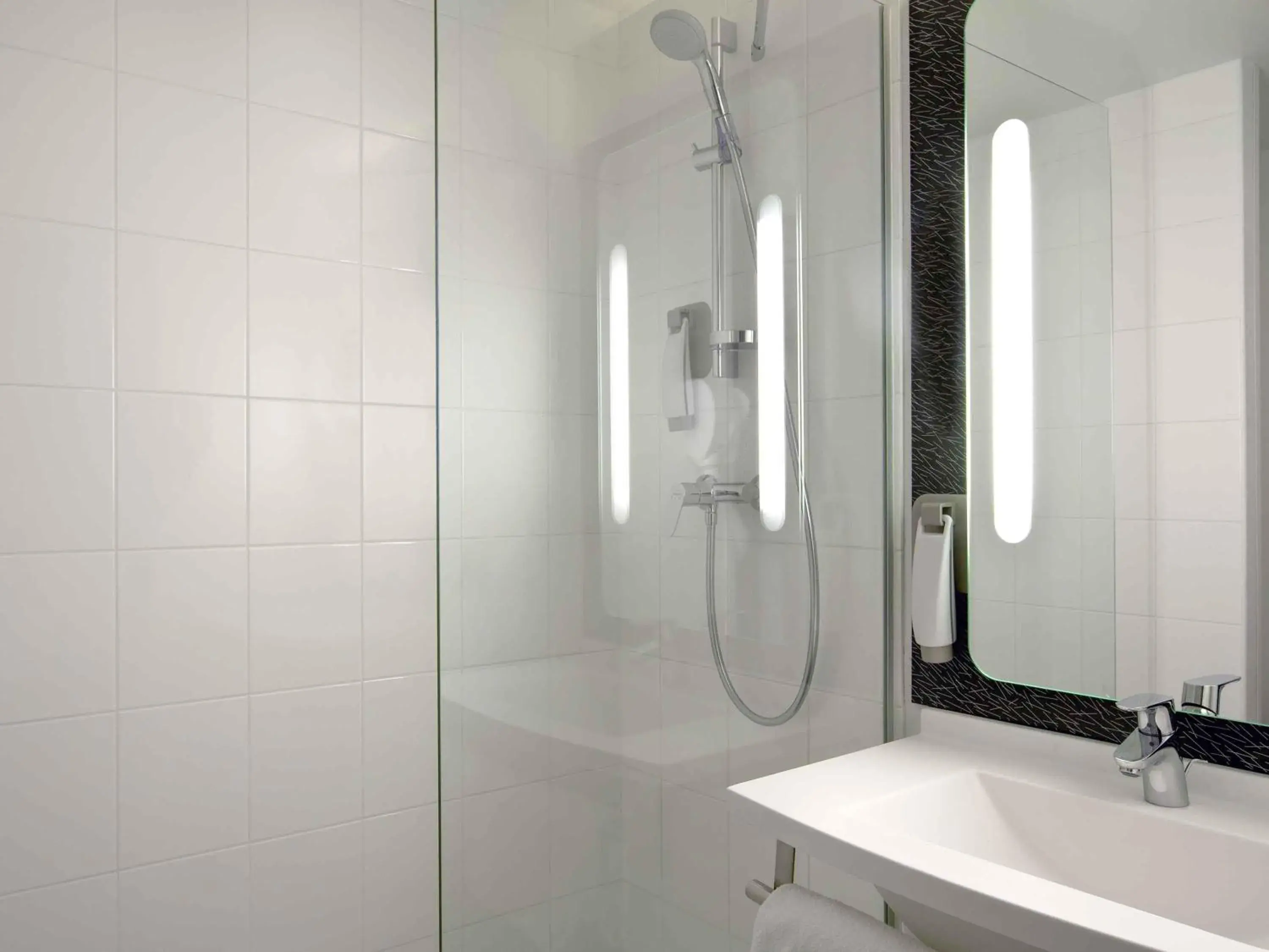 Bedroom in ibis Clermont Ferrand Nord Riom Bedroom in ibis Clermont Ferrand Nord Riom