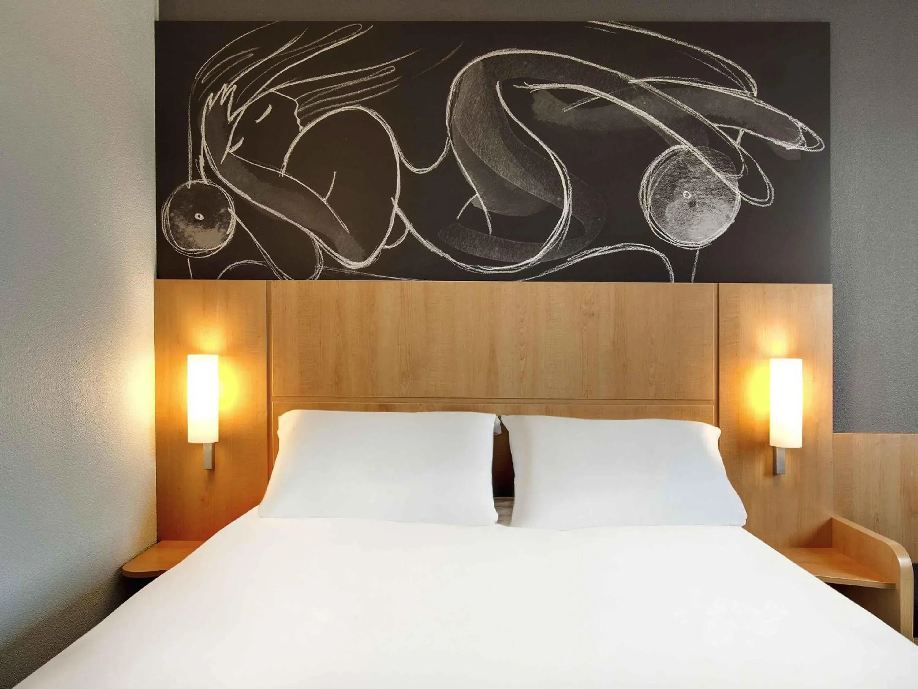 Bedroom, Bed in ibis Clermont Ferrand Nord Riom Bedroom, Bed in ibis Clermont Ferrand Nord Riom