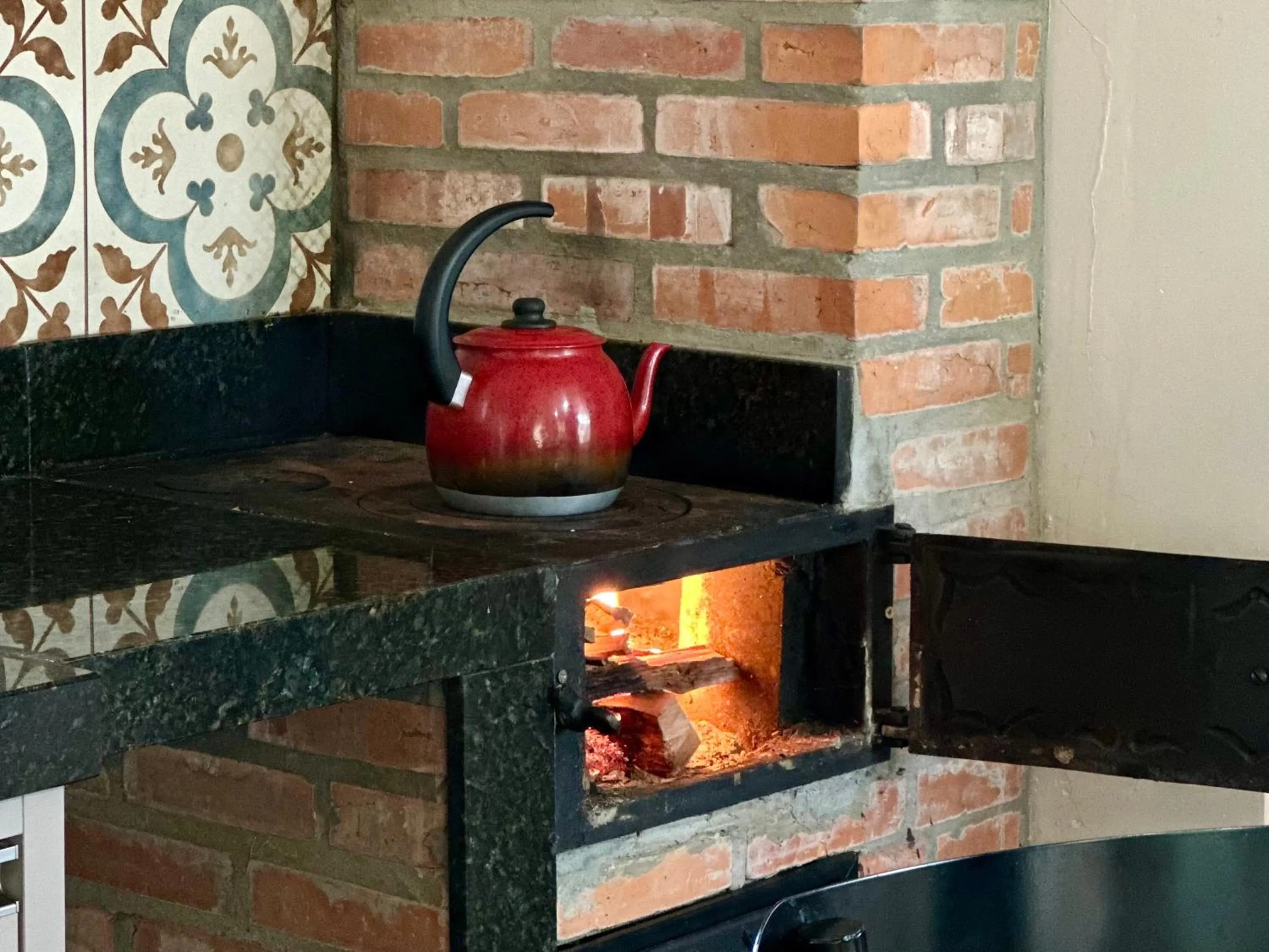 stove in Hotel Fazenda Vale Alvorada