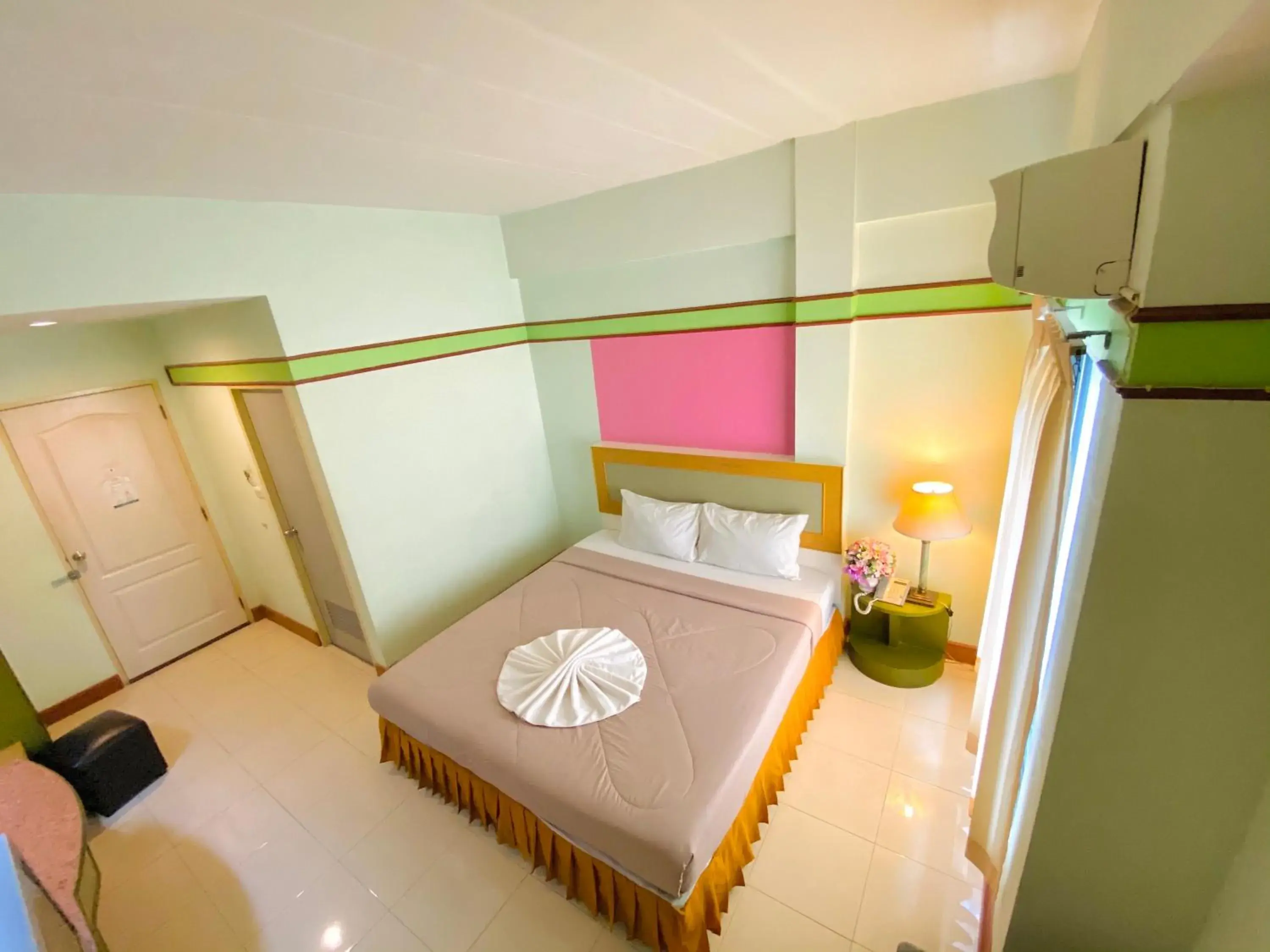 Deluxe Double Room in Polkadot Hostel Deluxe Double Room in Polkadot Hostel