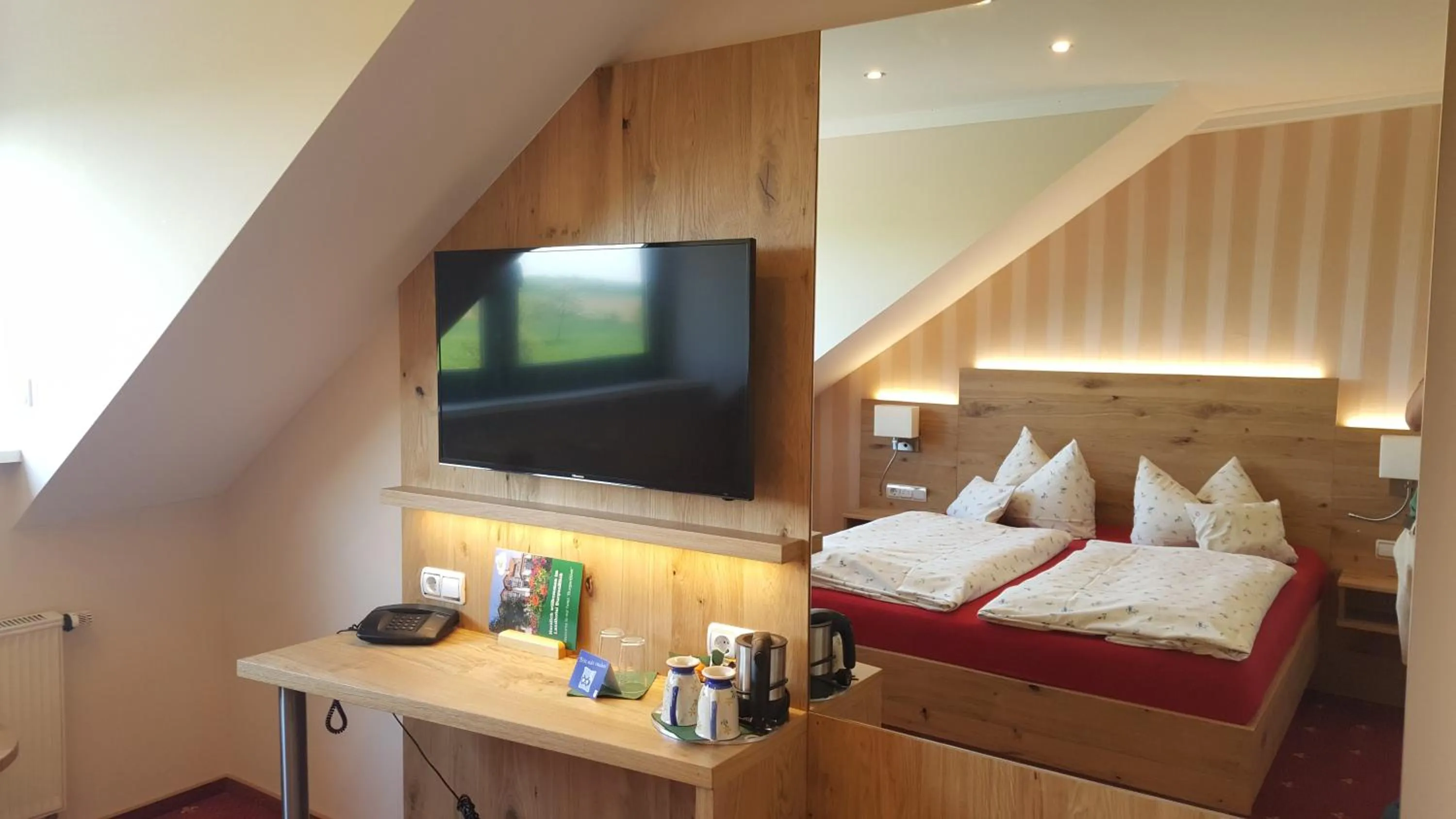 Photo of the whole room in Landhotel BurgenBlick Garni & Tagungshotel