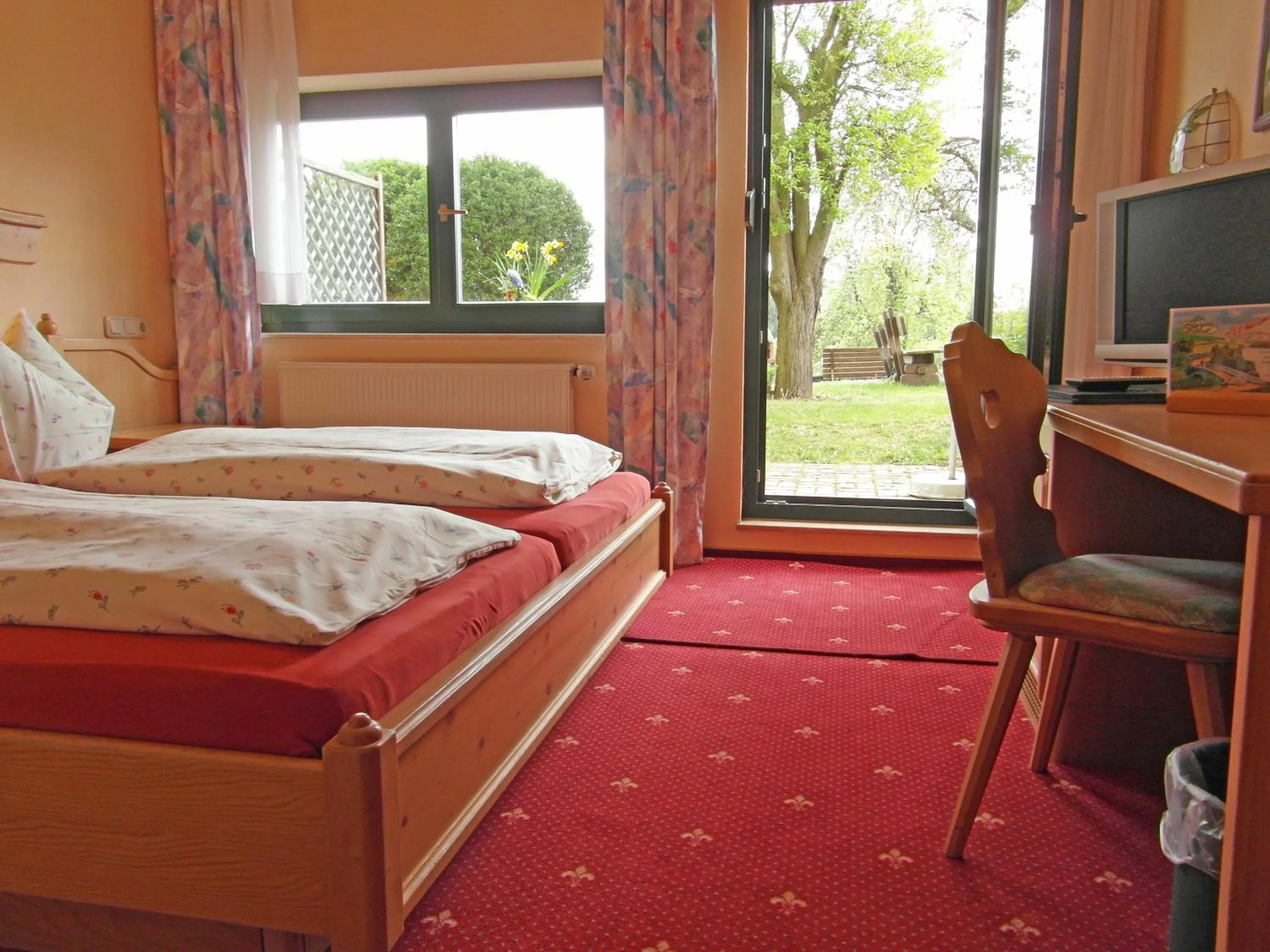 Photo of the whole room in Landhotel BurgenBlick Garni & Tagungshotel