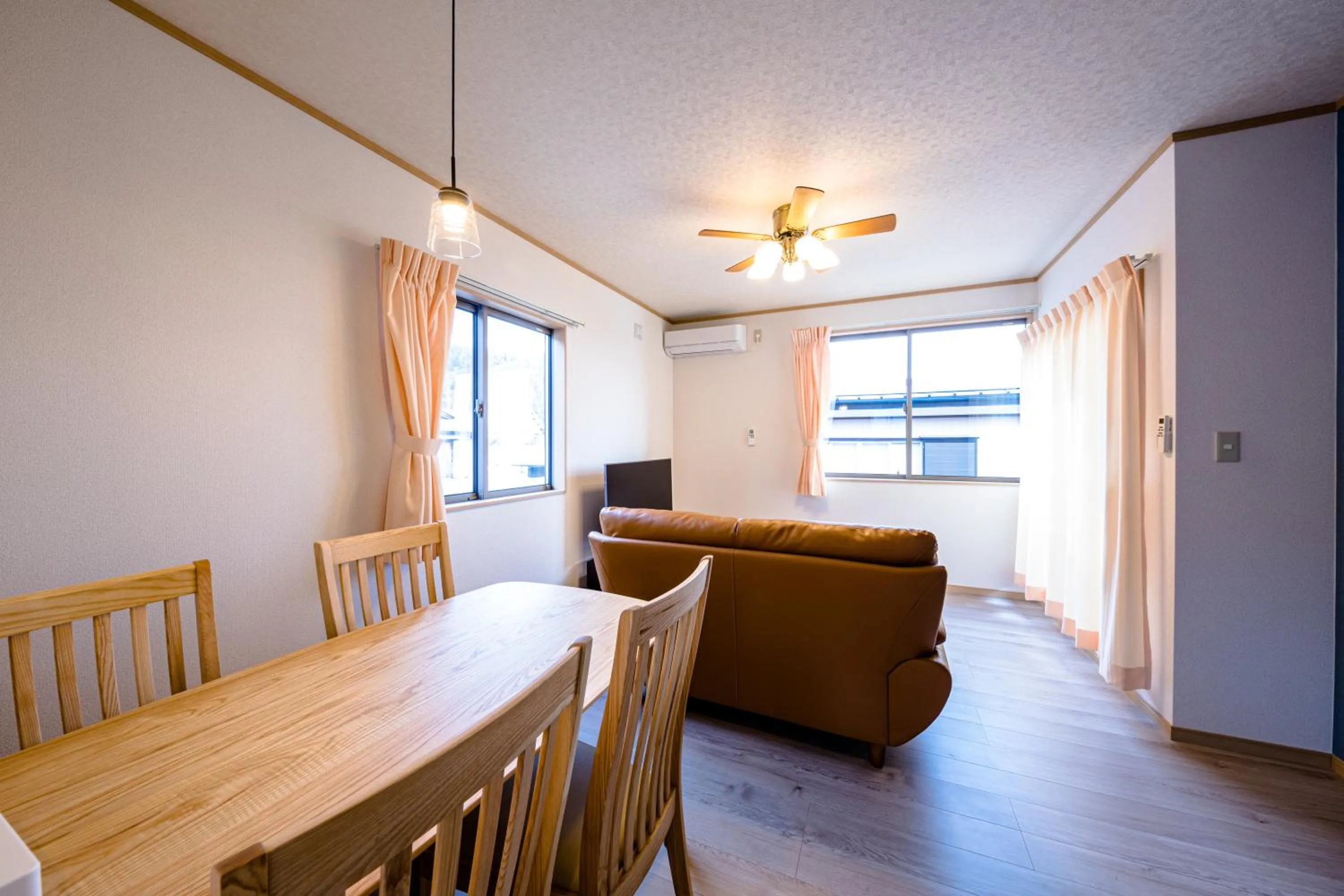 Living room in Furaku-Cat