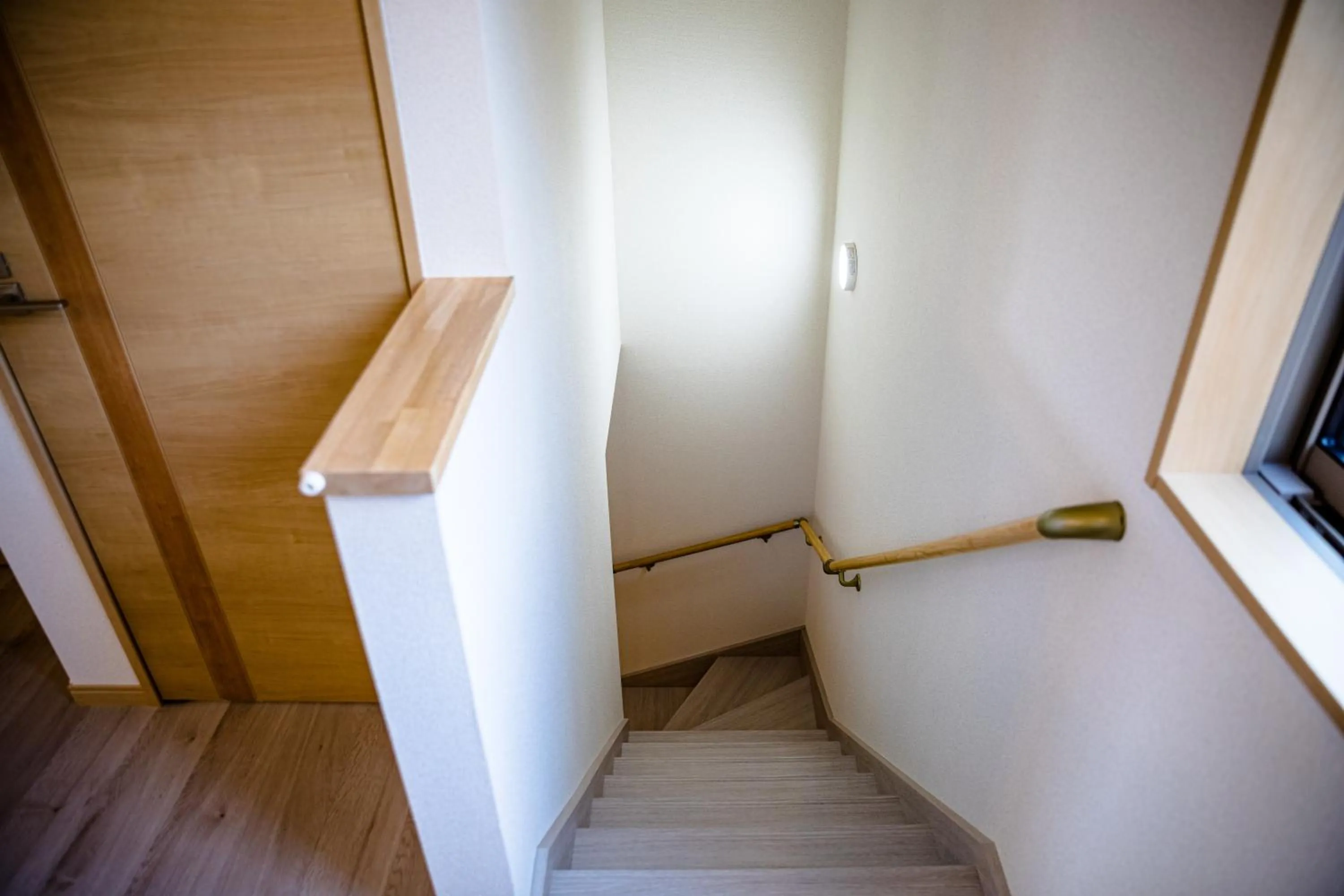 Photo of the whole room in Furaku-Cat