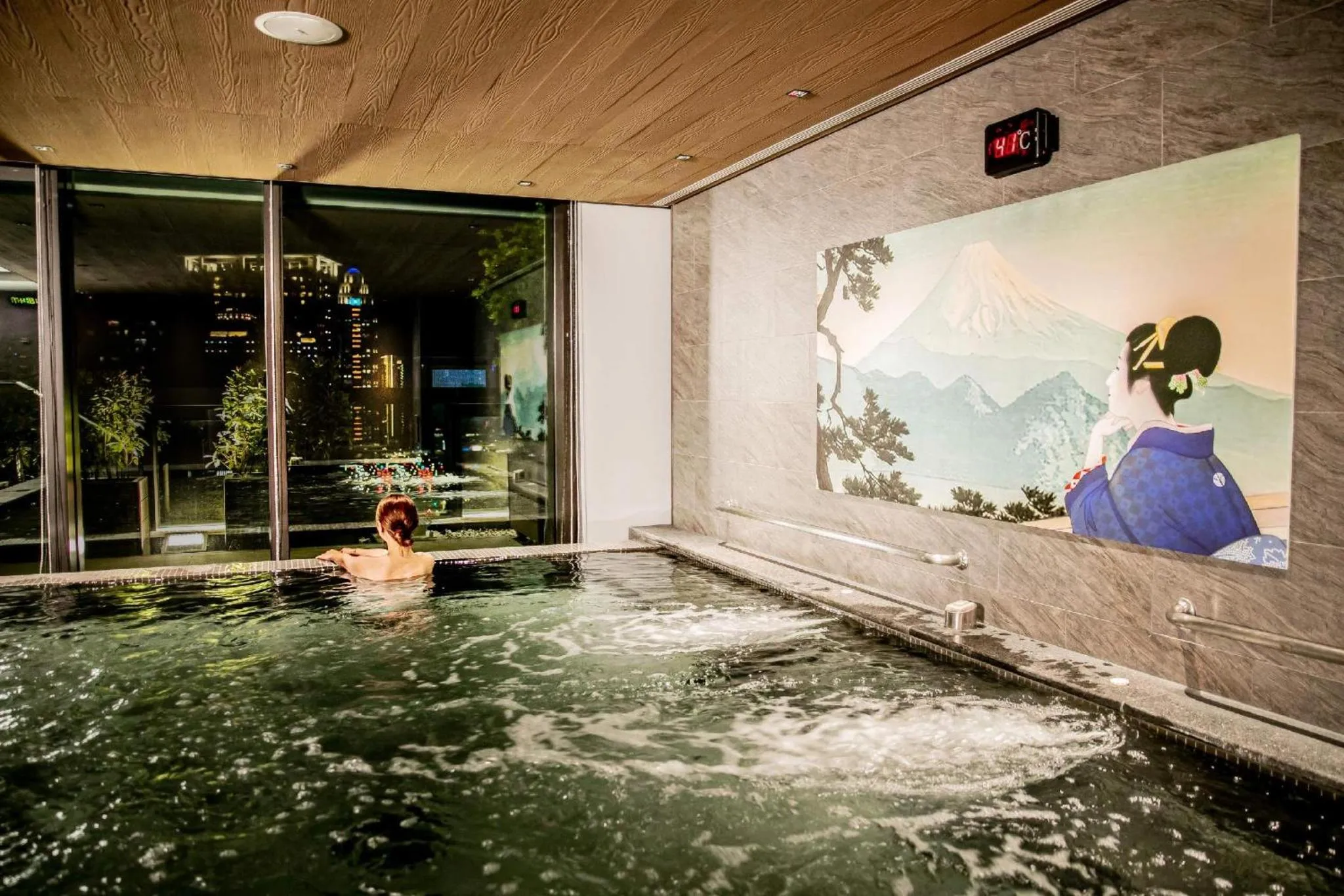 Hot Tub in Jasper Young Hotel Banqiao