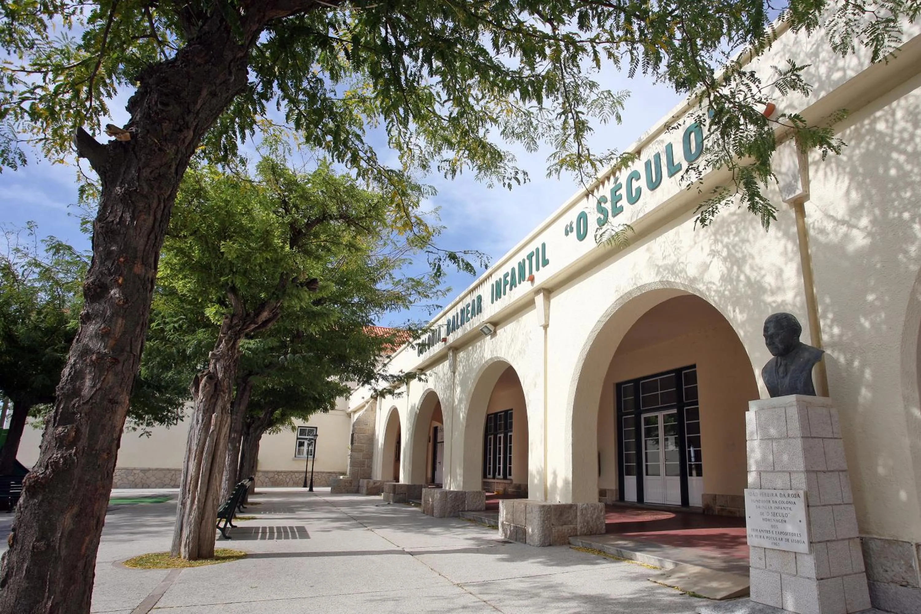 Facade/entrance in Turismo do Seculo