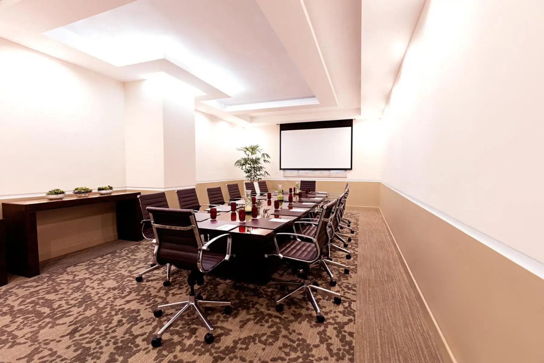 Meeting/conference room in Tikal Futura Hotel & Convention Center Meeting/conference room in Tikal Futura Hotel & Convention Center