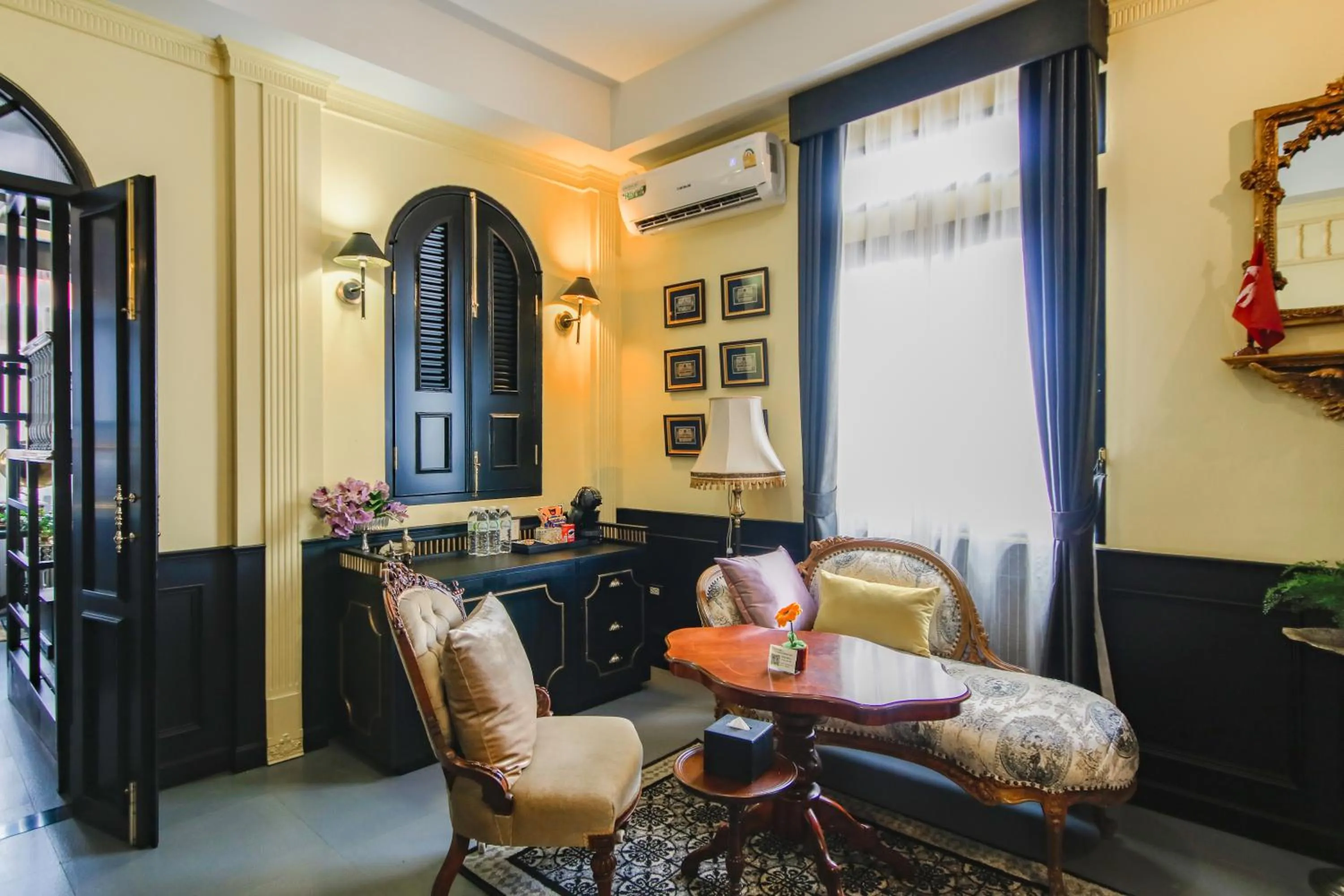 Living room in DE Phanakron Boutique Hotel