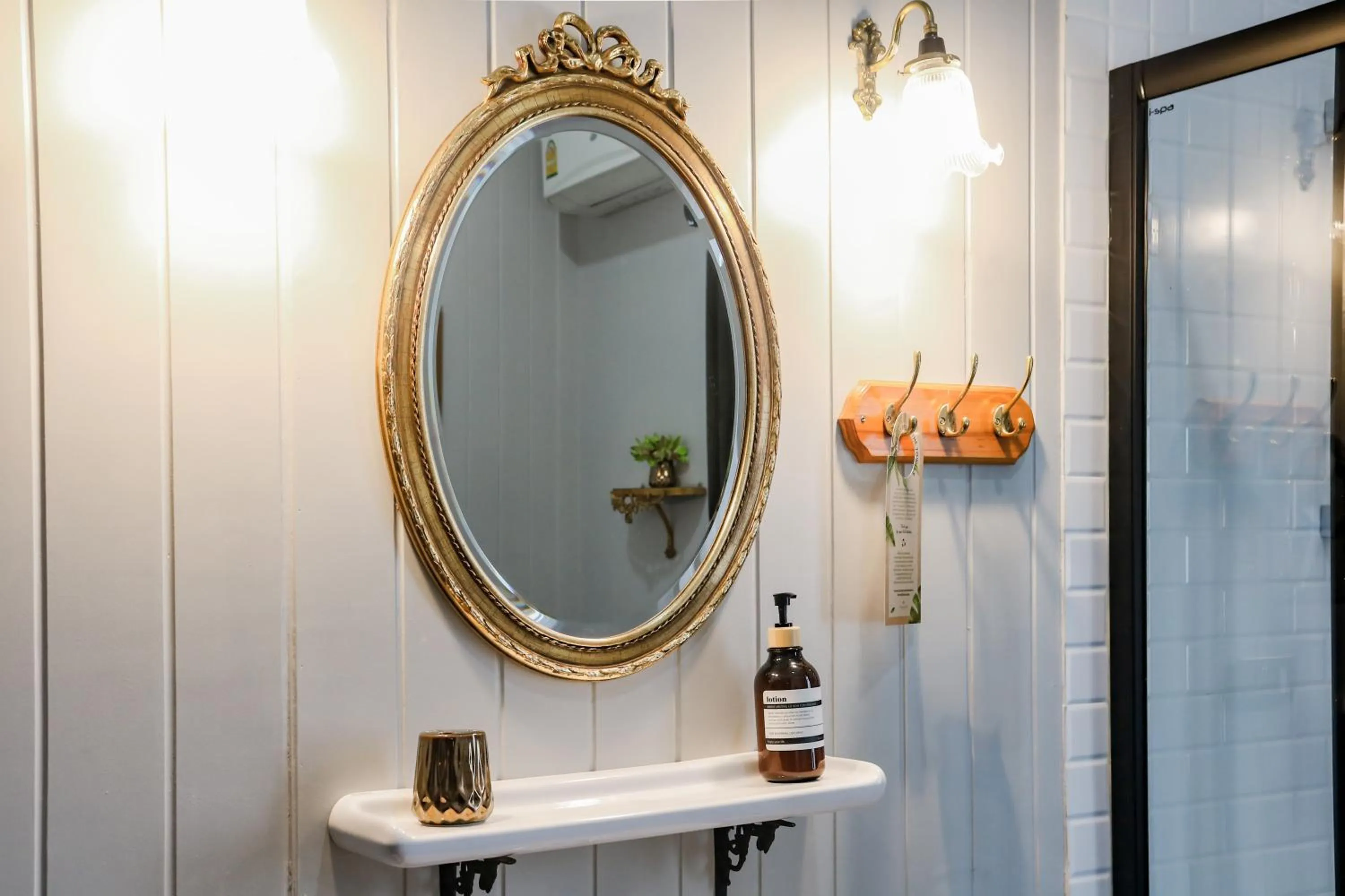Bathroom in DE Phanakron Boutique Hotel