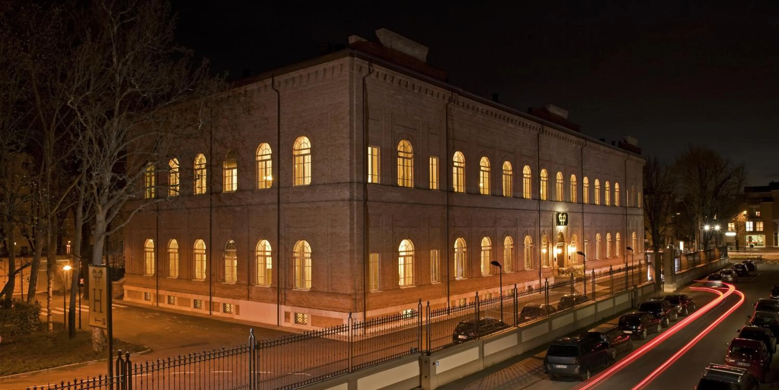 Facade/entrance in Grand Hotel di Parma - UNA Esperienze