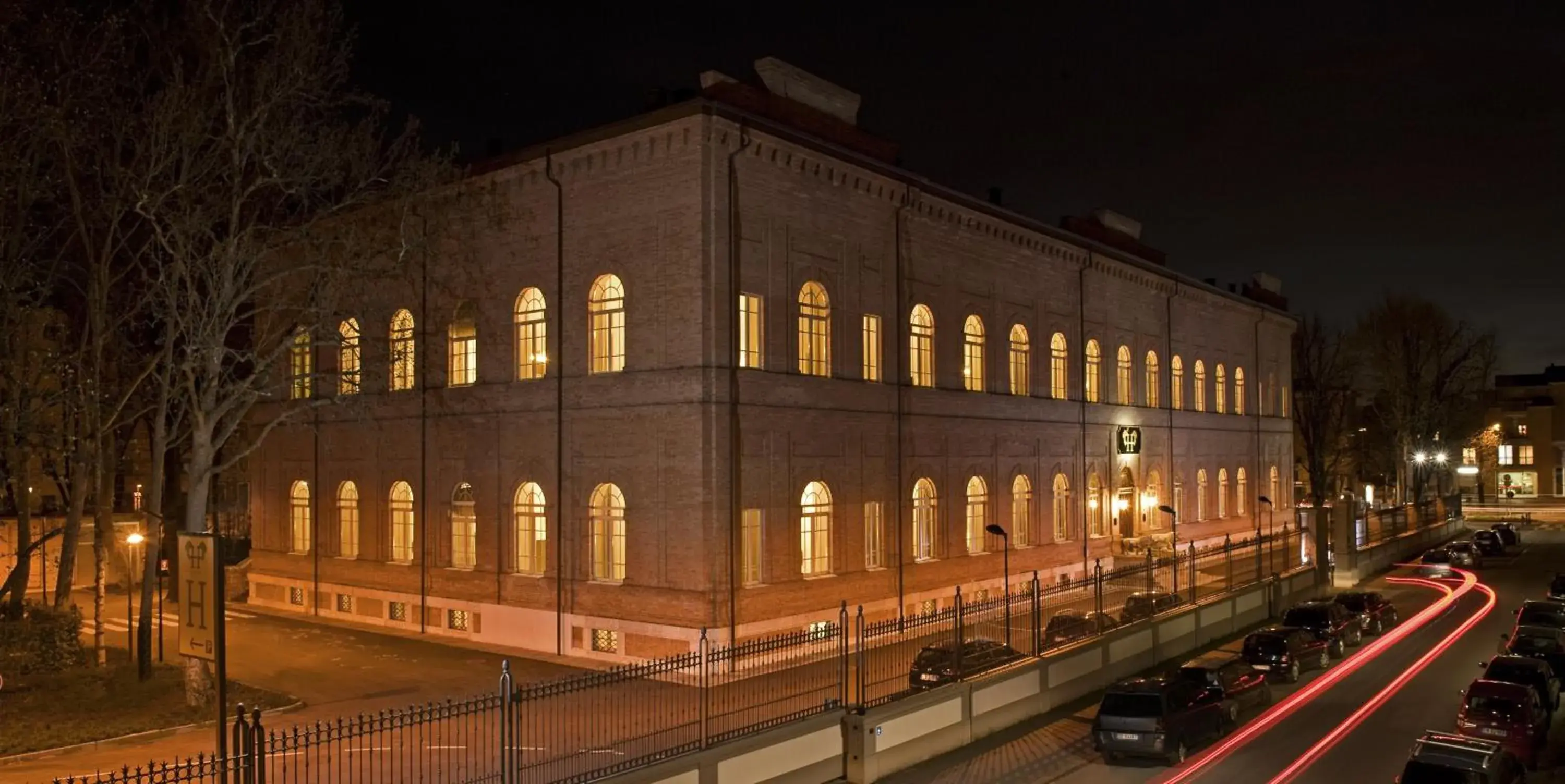 Facade/entrance in Grand Hotel di Parma - UNA Esperienze Facade/entrance in Grand Hotel di Parma - UNA Esperienze