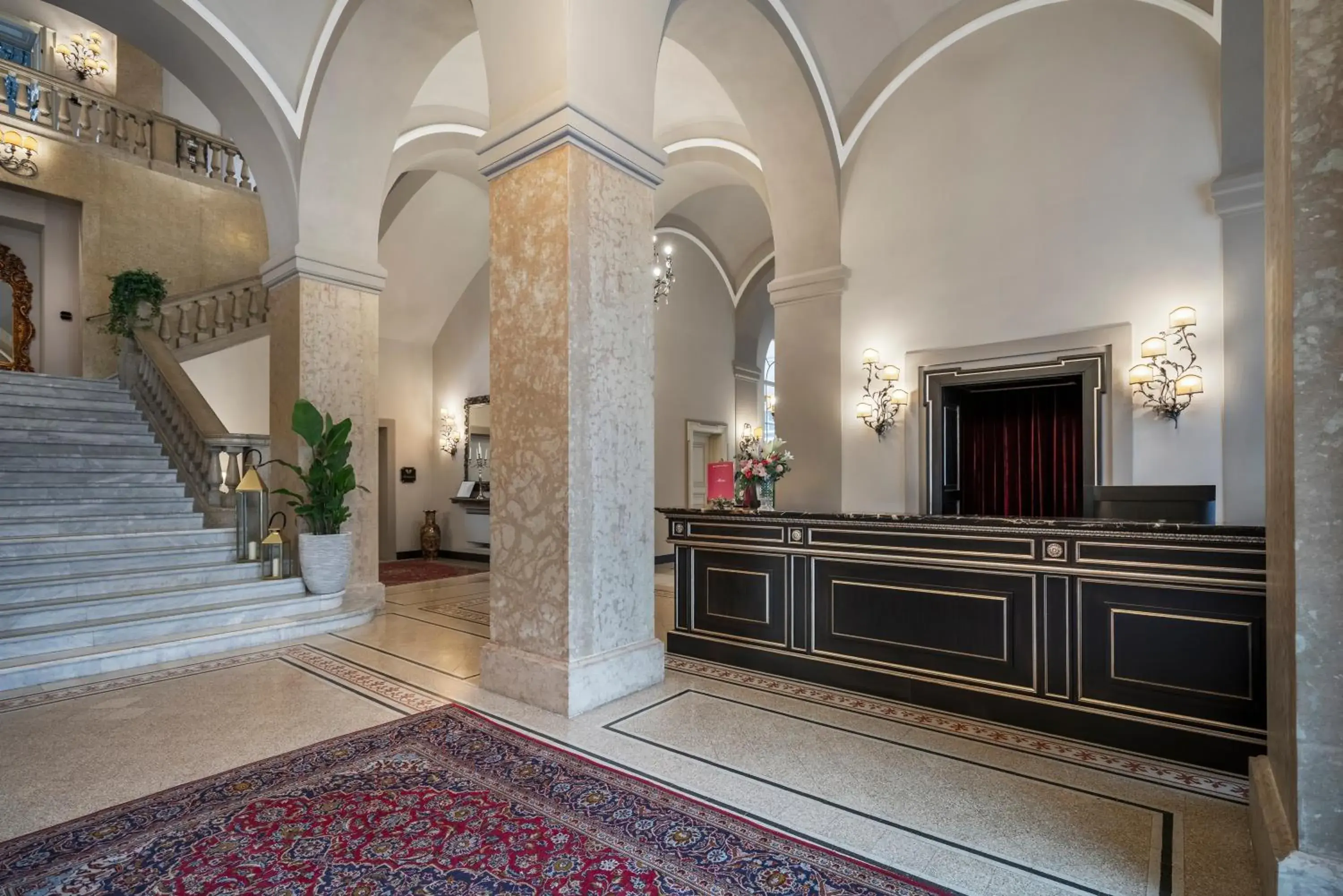 Lobby or reception in Grand Hotel di Parma - UNA Esperienze Lobby or reception in Grand Hotel di Parma - UNA Esperienze