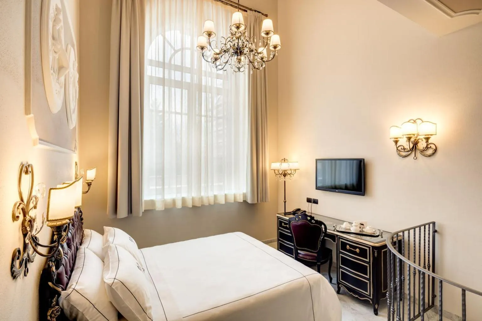 Bed in Grand Hotel di Parma - UNA Esperienze