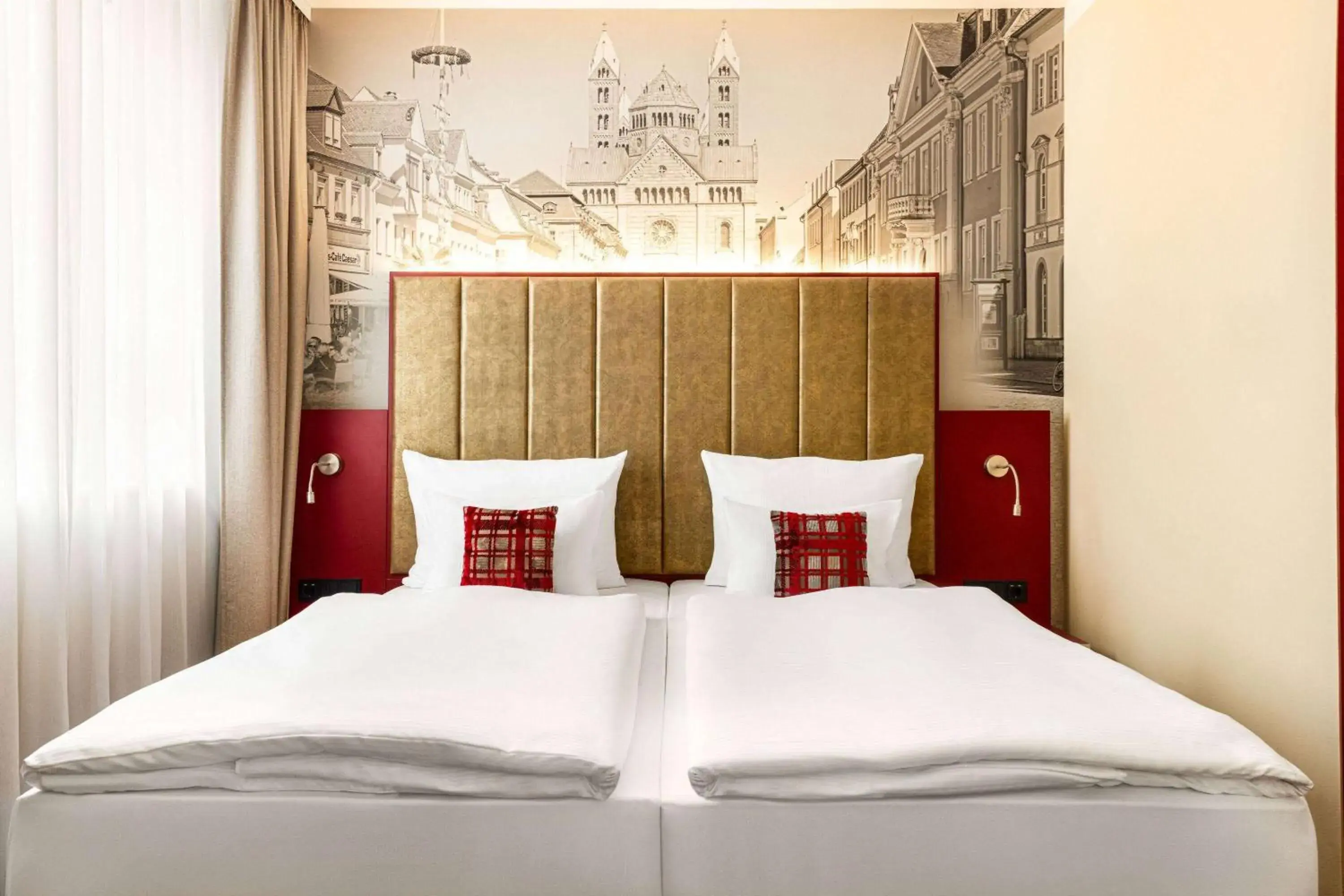 Photo of the whole room, Bed in Amedia Plaza Speyer, Trademark Collection by Wyndham Photo of the whole room, Bed in Amedia Plaza Speyer, Trademark Collection by Wyndham