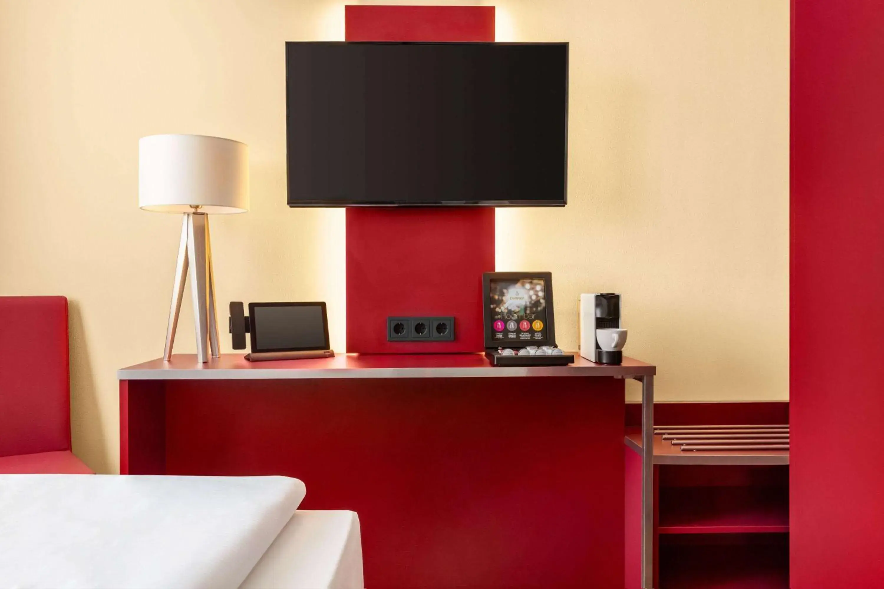 Photo of the whole room, Bed in Amedia Plaza Speyer, Trademark Collection by Wyndham Photo of the whole room, Bed in Amedia Plaza Speyer, Trademark Collection by Wyndham