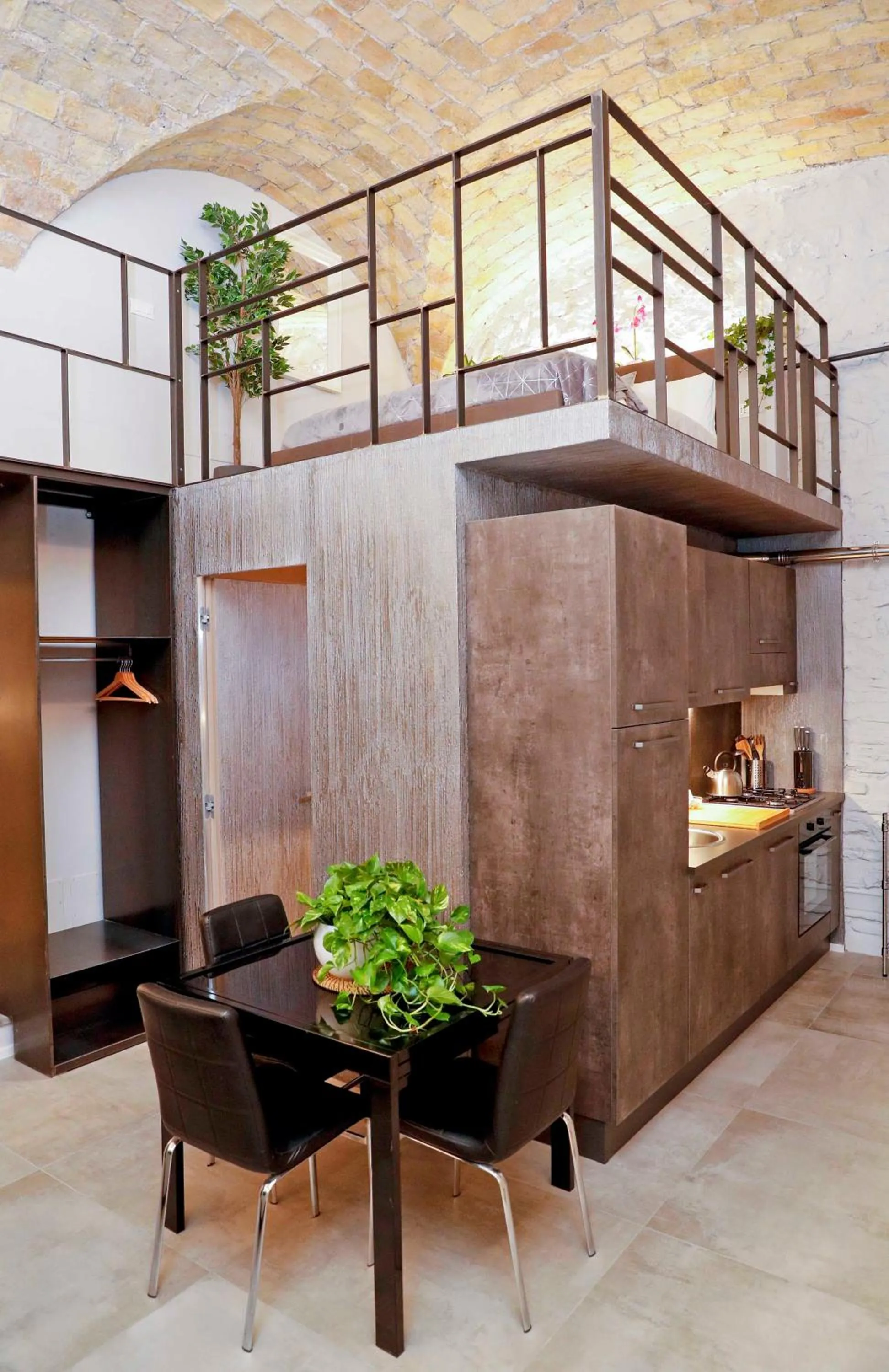 Dining area in Post Industrial Loft Trastevere - Top Collection