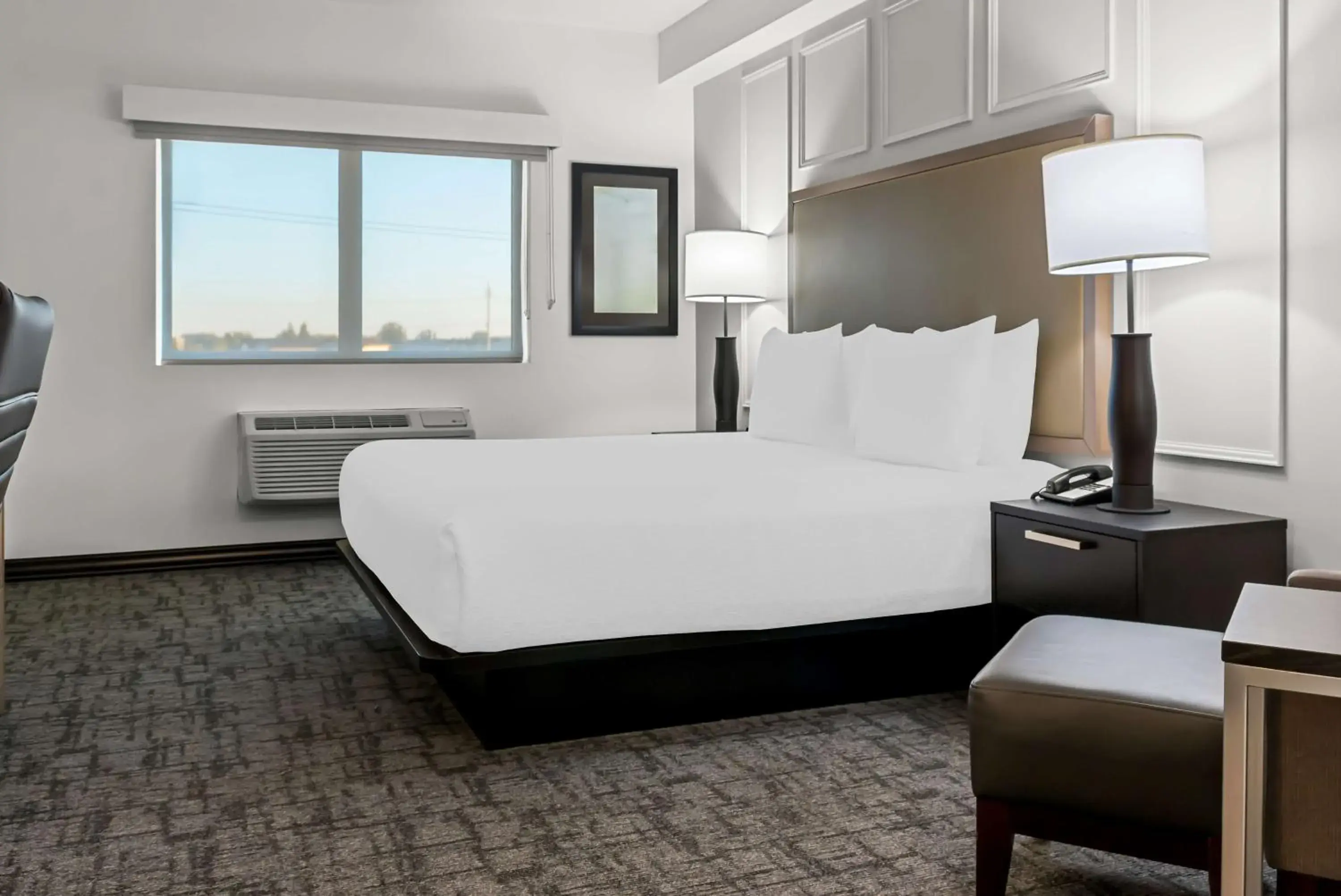 Bedroom, Bed in Best Western Plus Winkler Bedroom, Bed in Best Western Plus Winkler