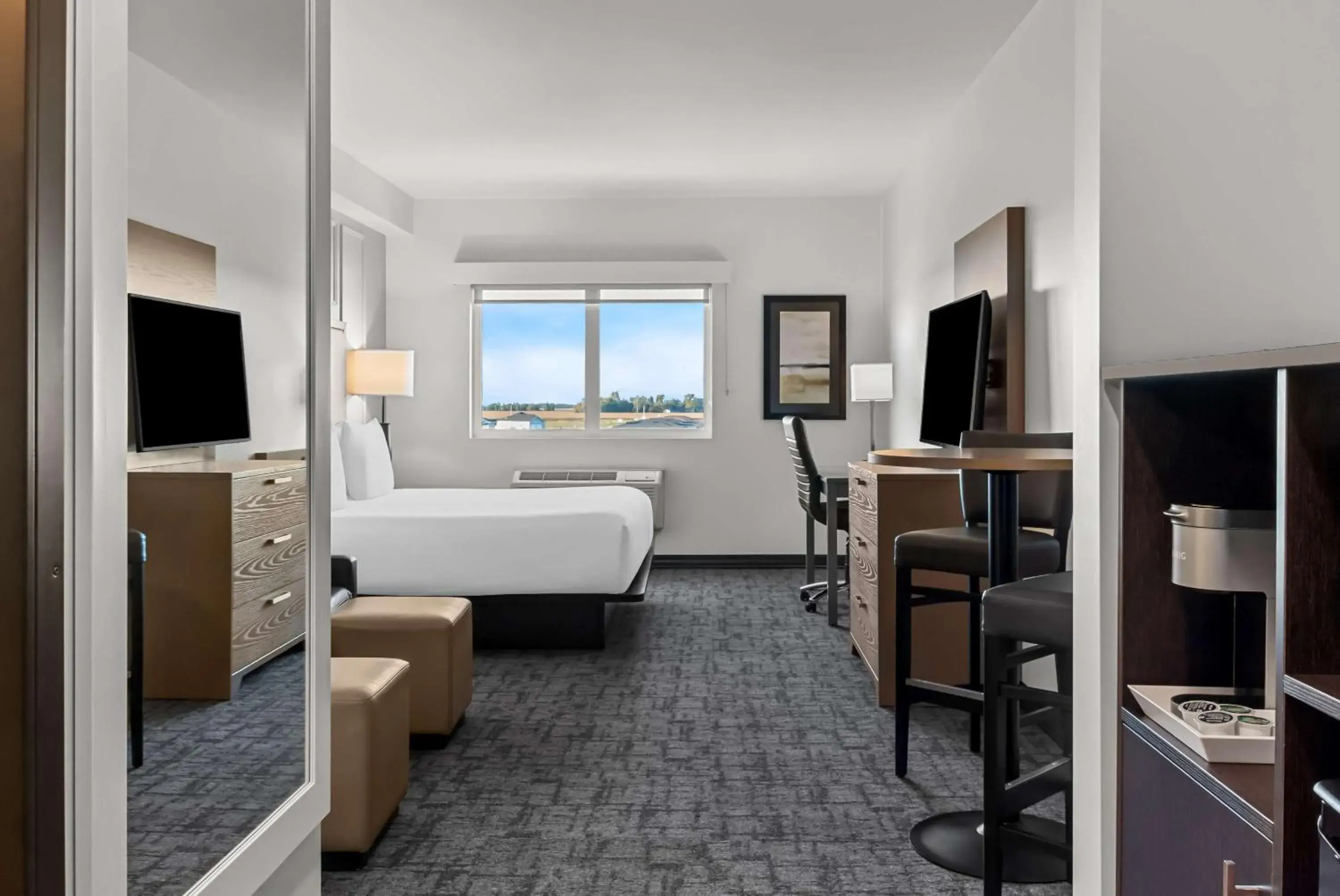 Bedroom, Bed in Best Western Plus Winkler Bedroom, Bed in Best Western Plus Winkler