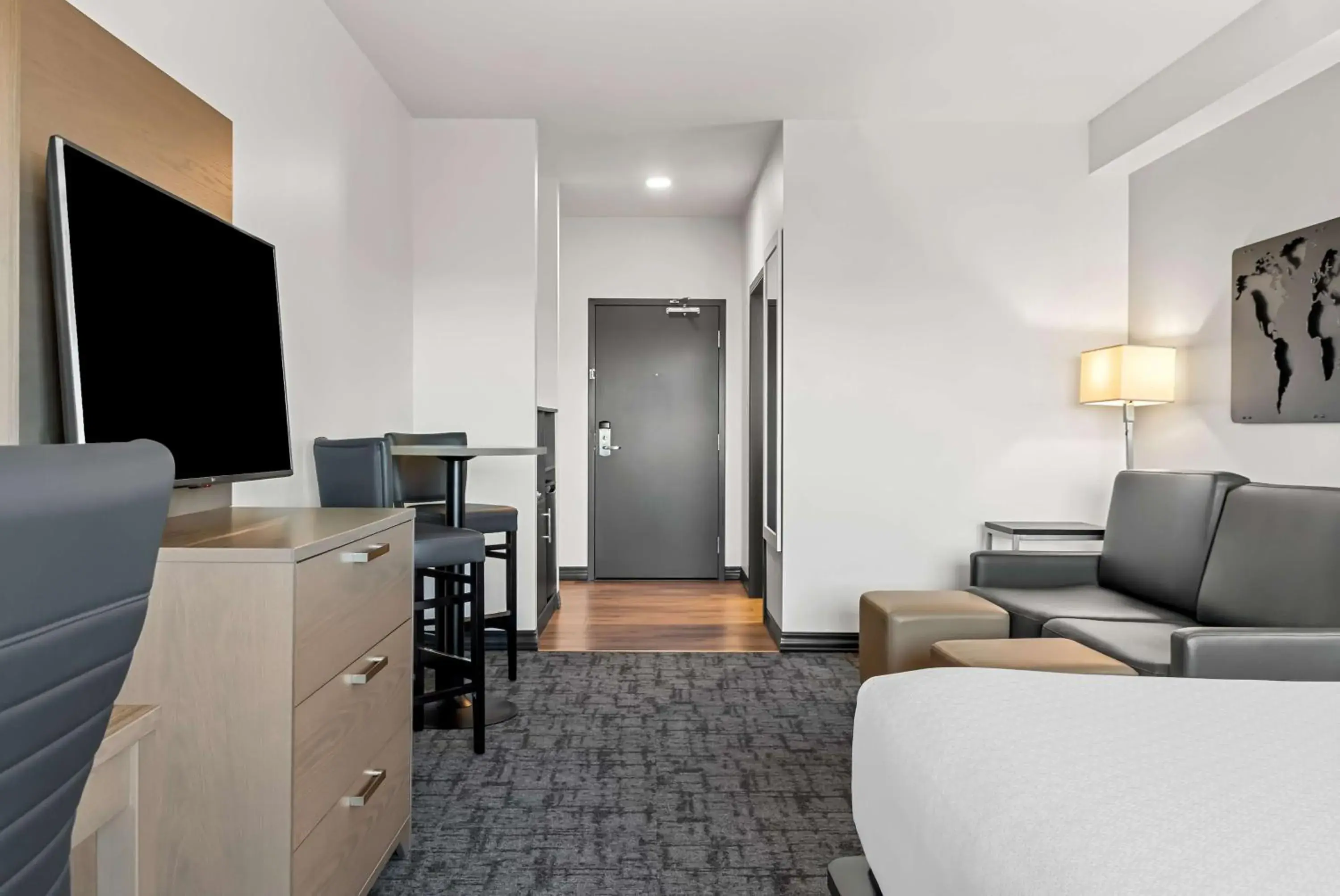 King Room with Sofa Bed in Best Western Plus Winkler King Room with Sofa Bed in Best Western Plus Winkler