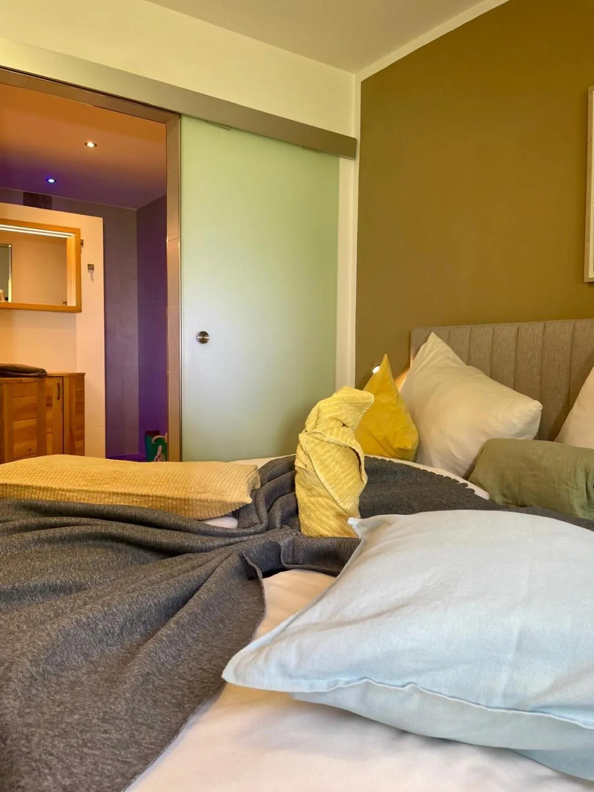 Photo of the whole room, Bed in Restaurant Appartements Almdiele