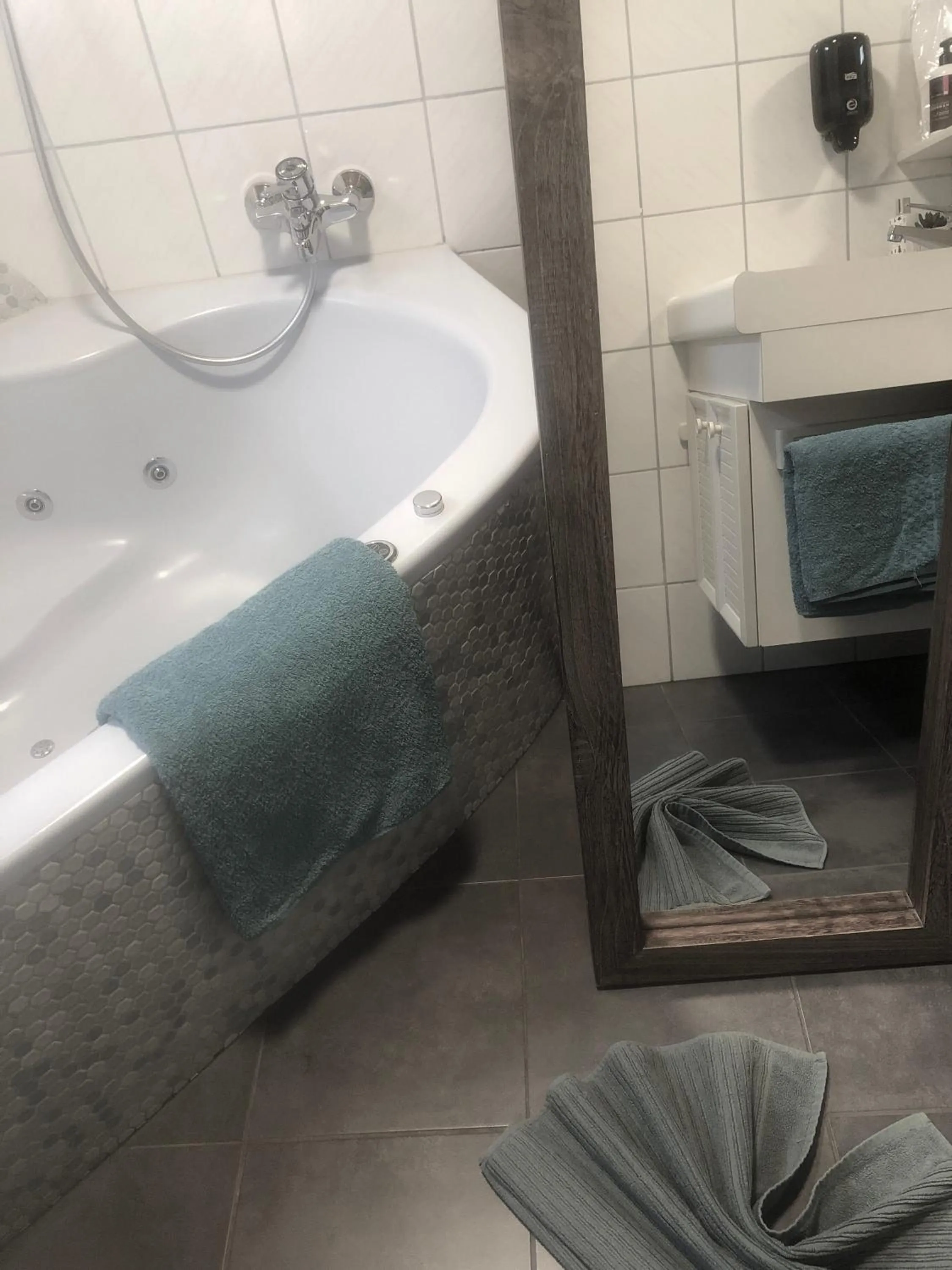 Bathroom in Restaurant Appartements Almdiele