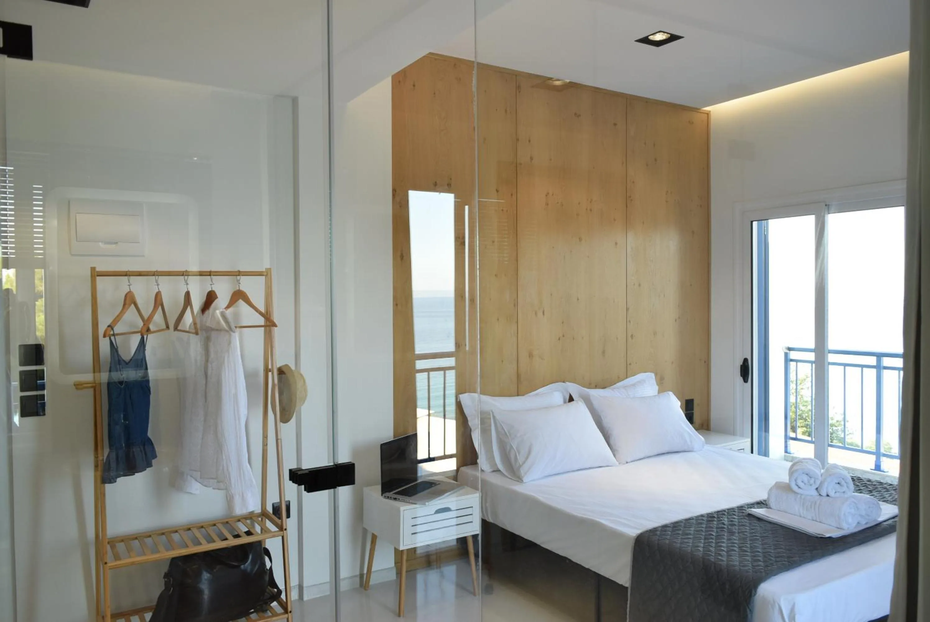 Photo of the whole room, Bed in Vrachos Lofts