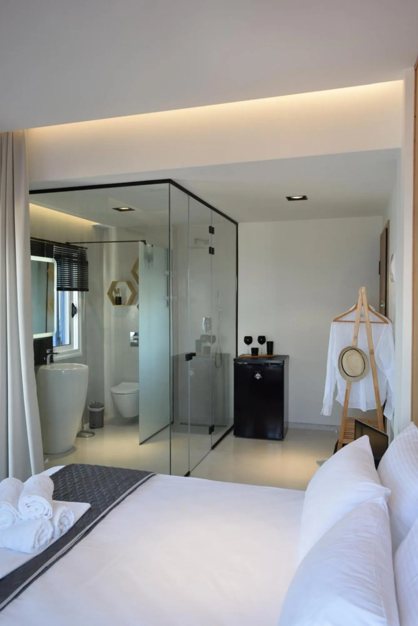 Bathroom, Bed in Vrachos Lofts