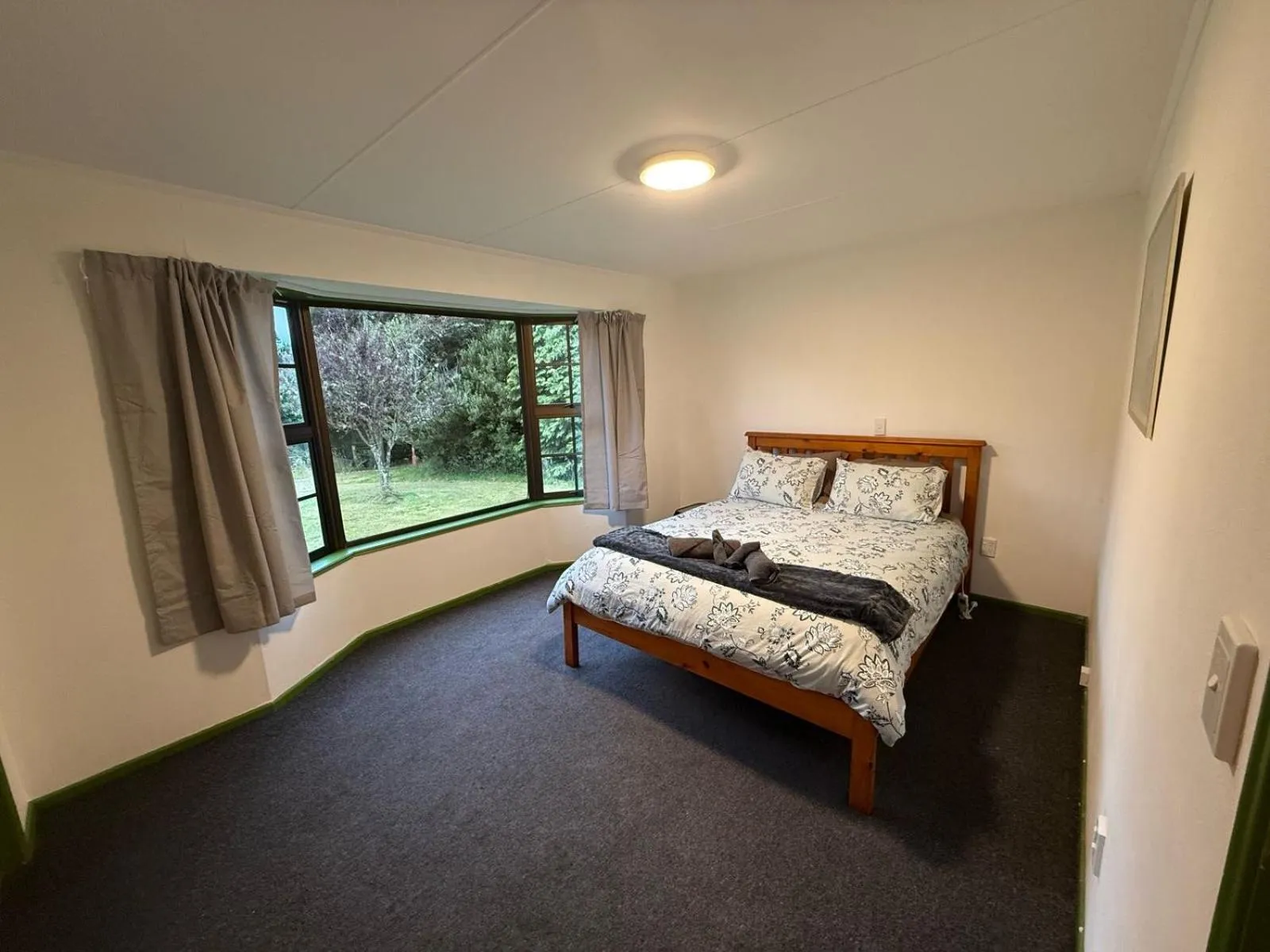 Bed in The Whistling Frog Resort