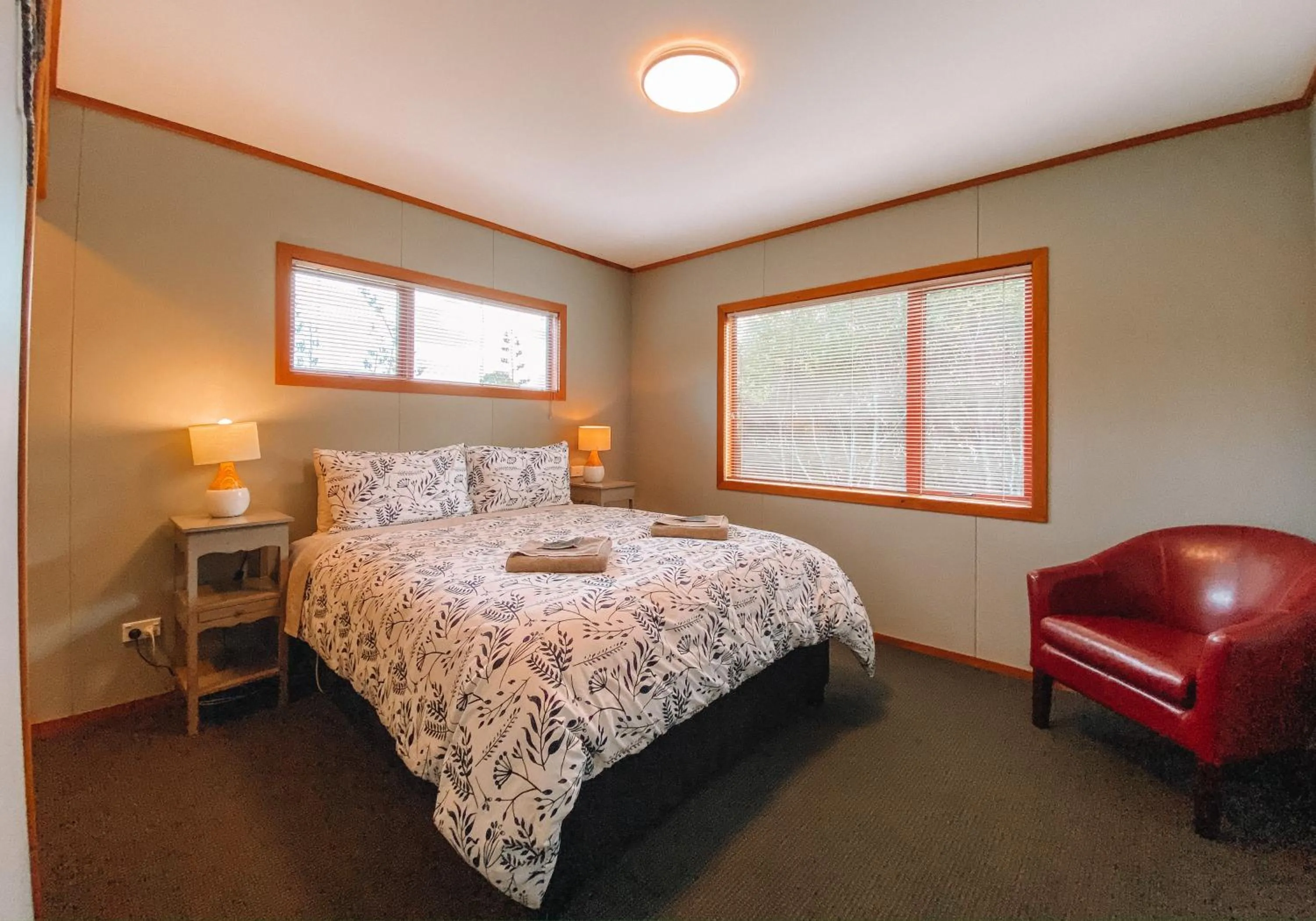 Bed in The Whistling Frog Resort