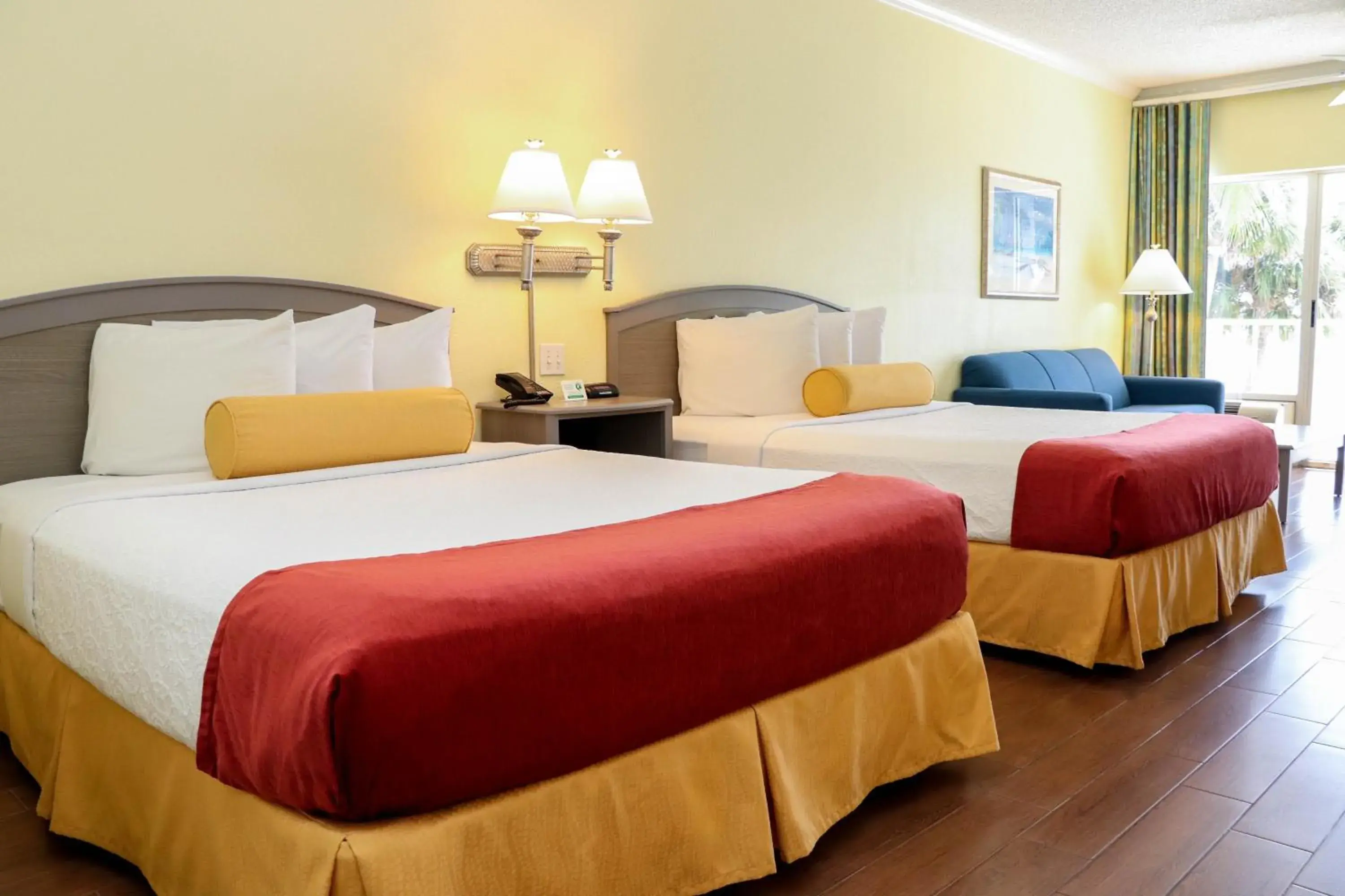 Bed in Jupiter Waterfront Inn Bed in Jupiter Waterfront Inn
