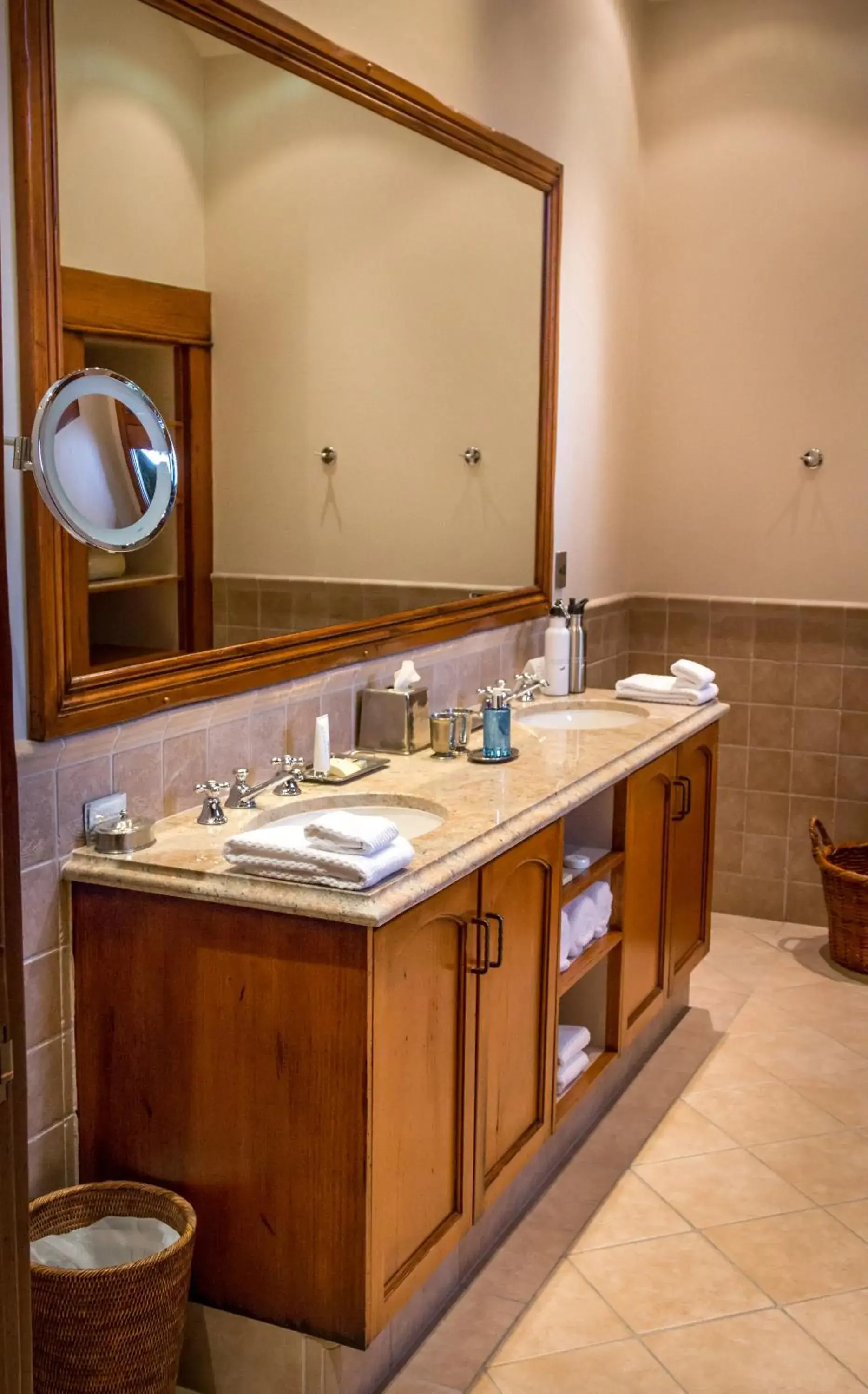 Chalet Suite - single occupancy in Blanket Bay Chalet Suite - single occupancy in Blanket Bay