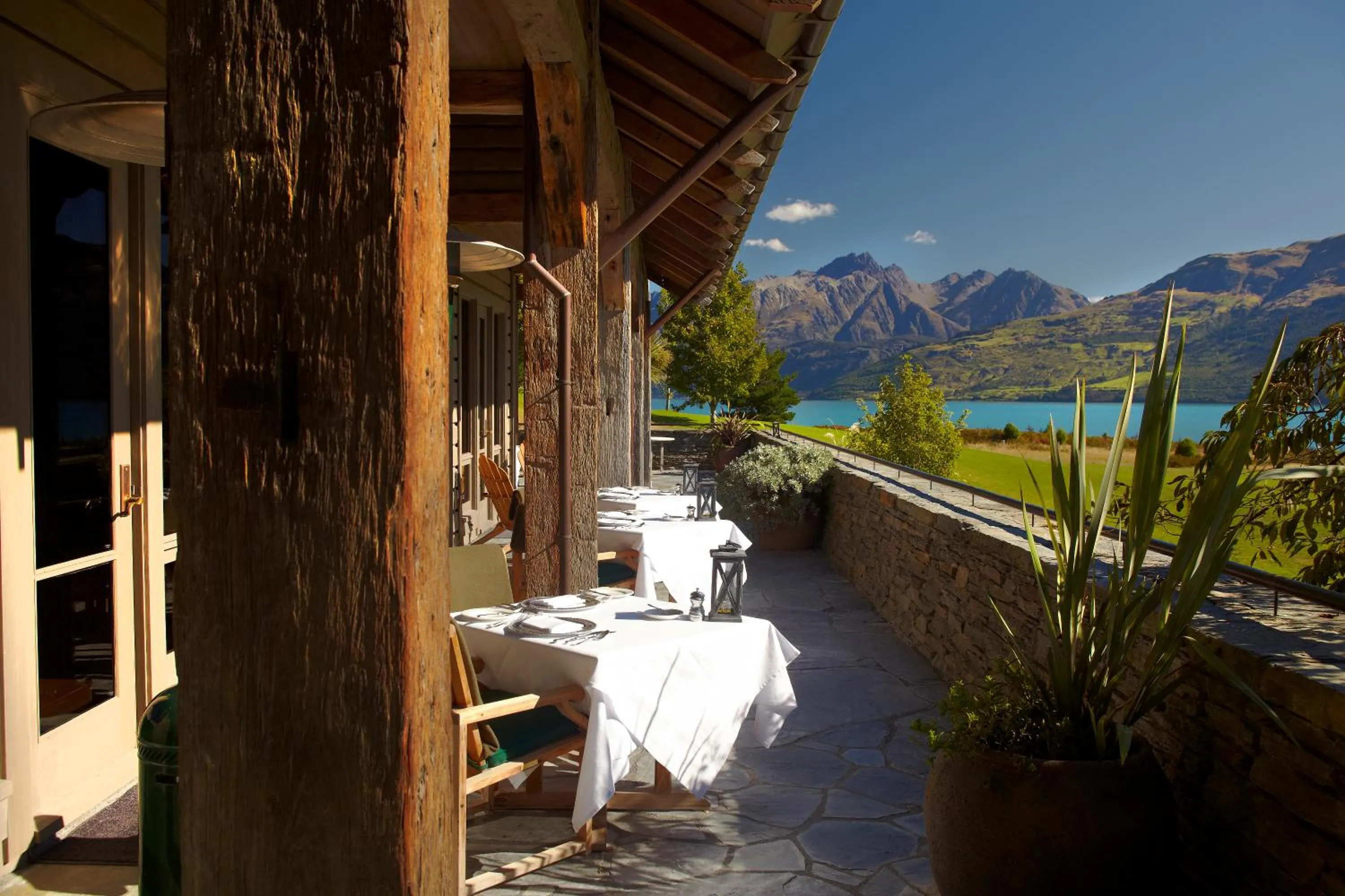 Restaurant/places to eat in Blanket Bay