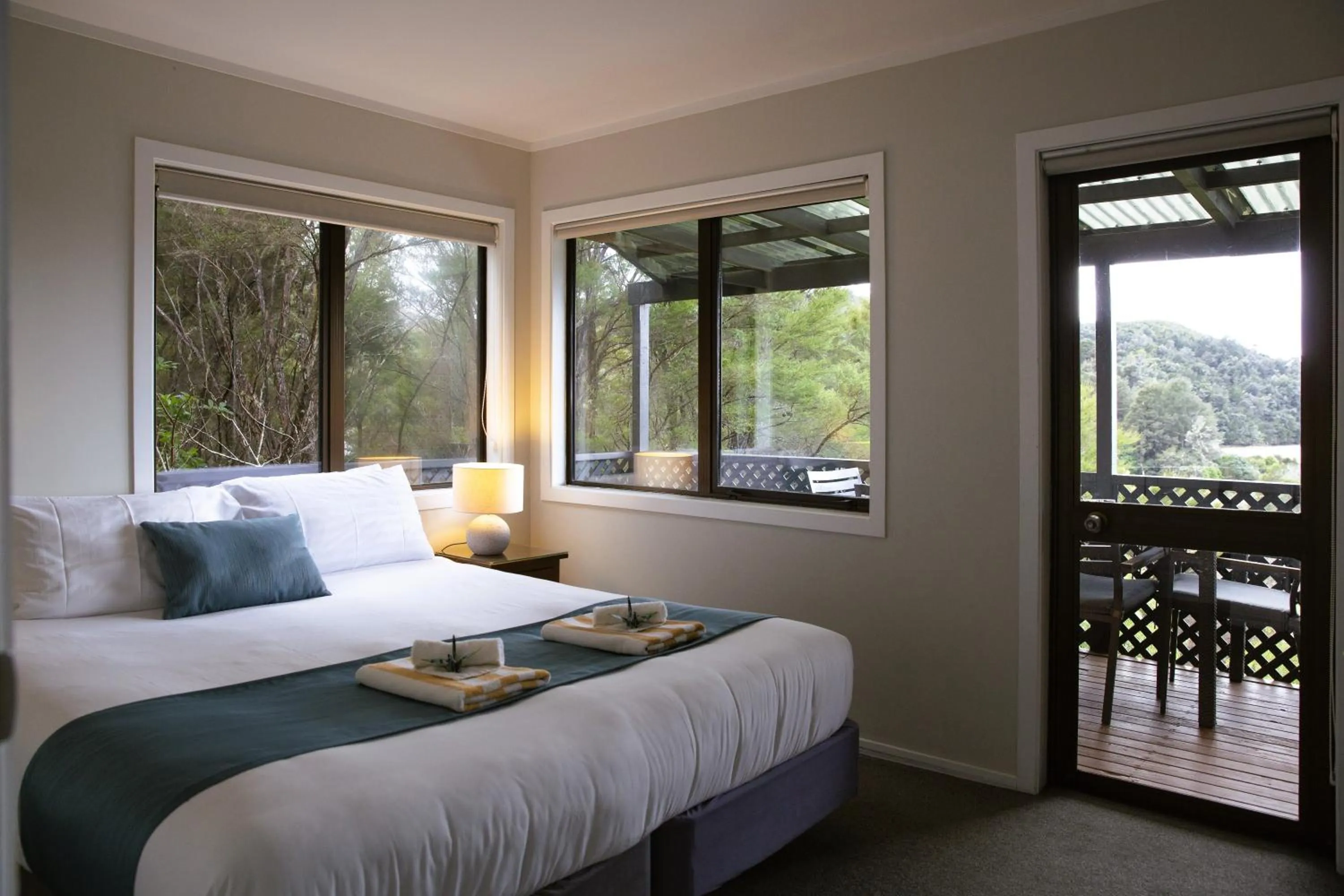 Bed in Kimi Ora Eco Resort