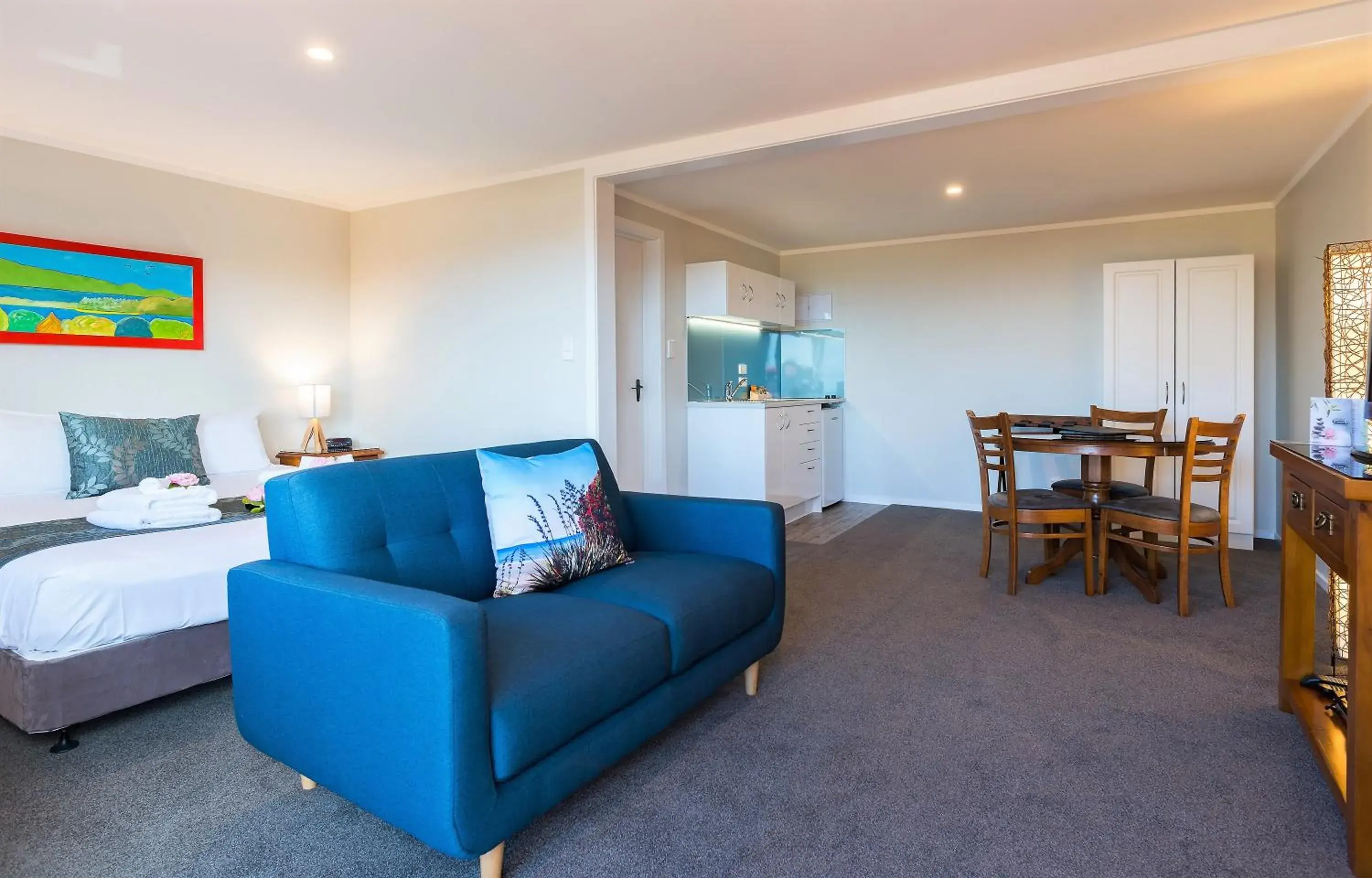 Kitchen or kitchenette, Bed in Kimi Ora Eco Resort Kitchen or kitchenette, Bed in Kimi Ora Eco Resort