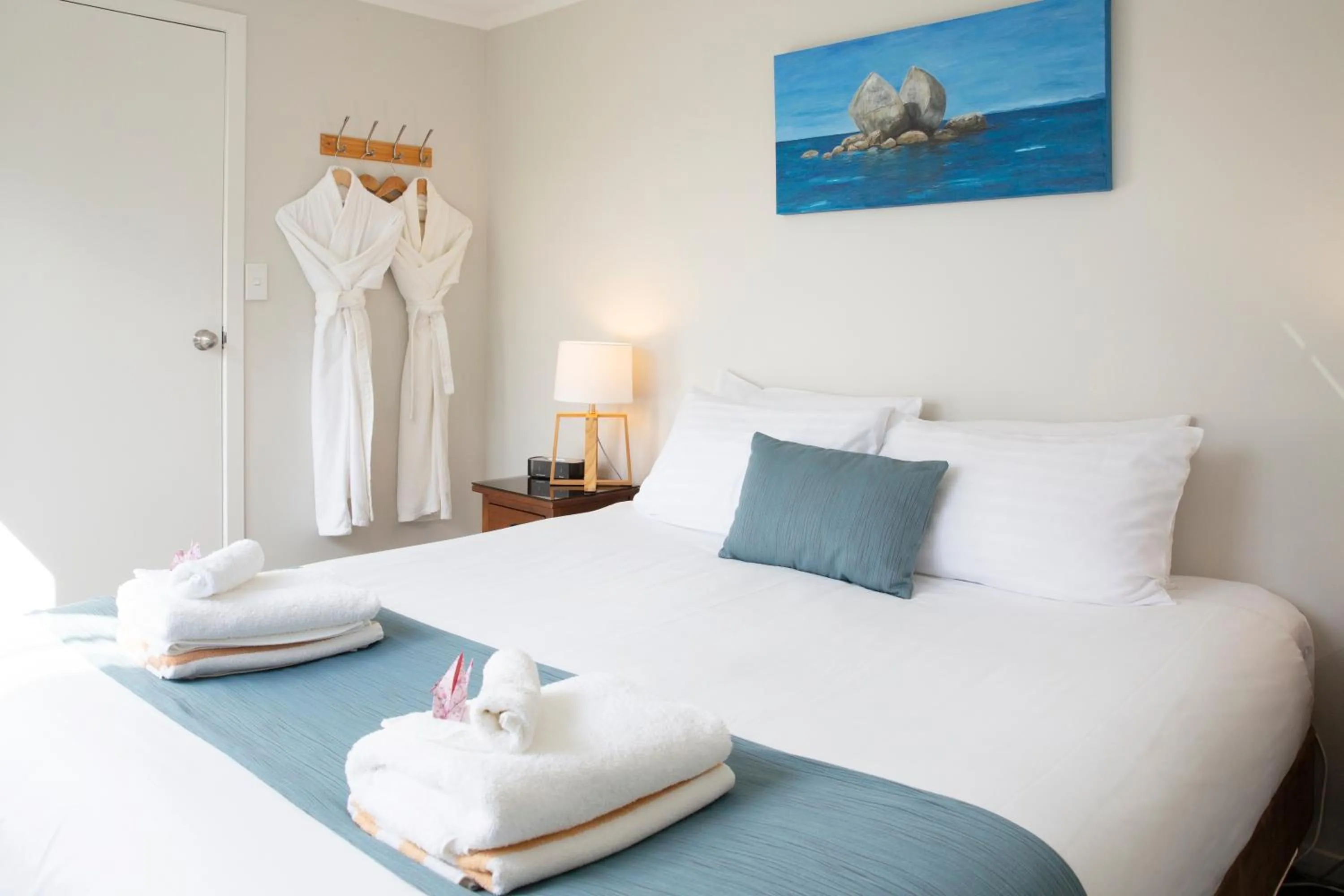 Bed in Kimi Ora Eco Resort