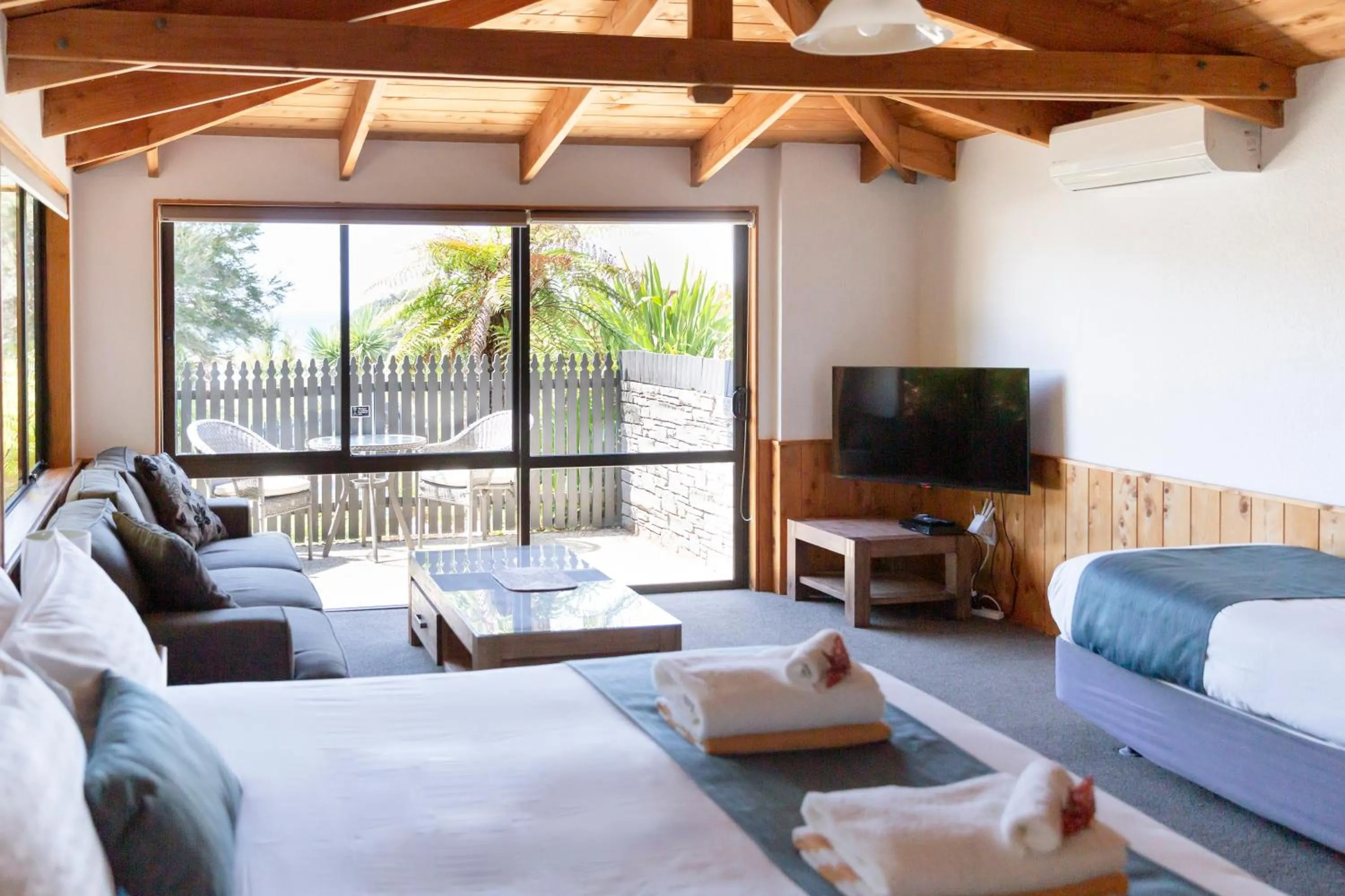 Bed in Kimi Ora Eco Resort