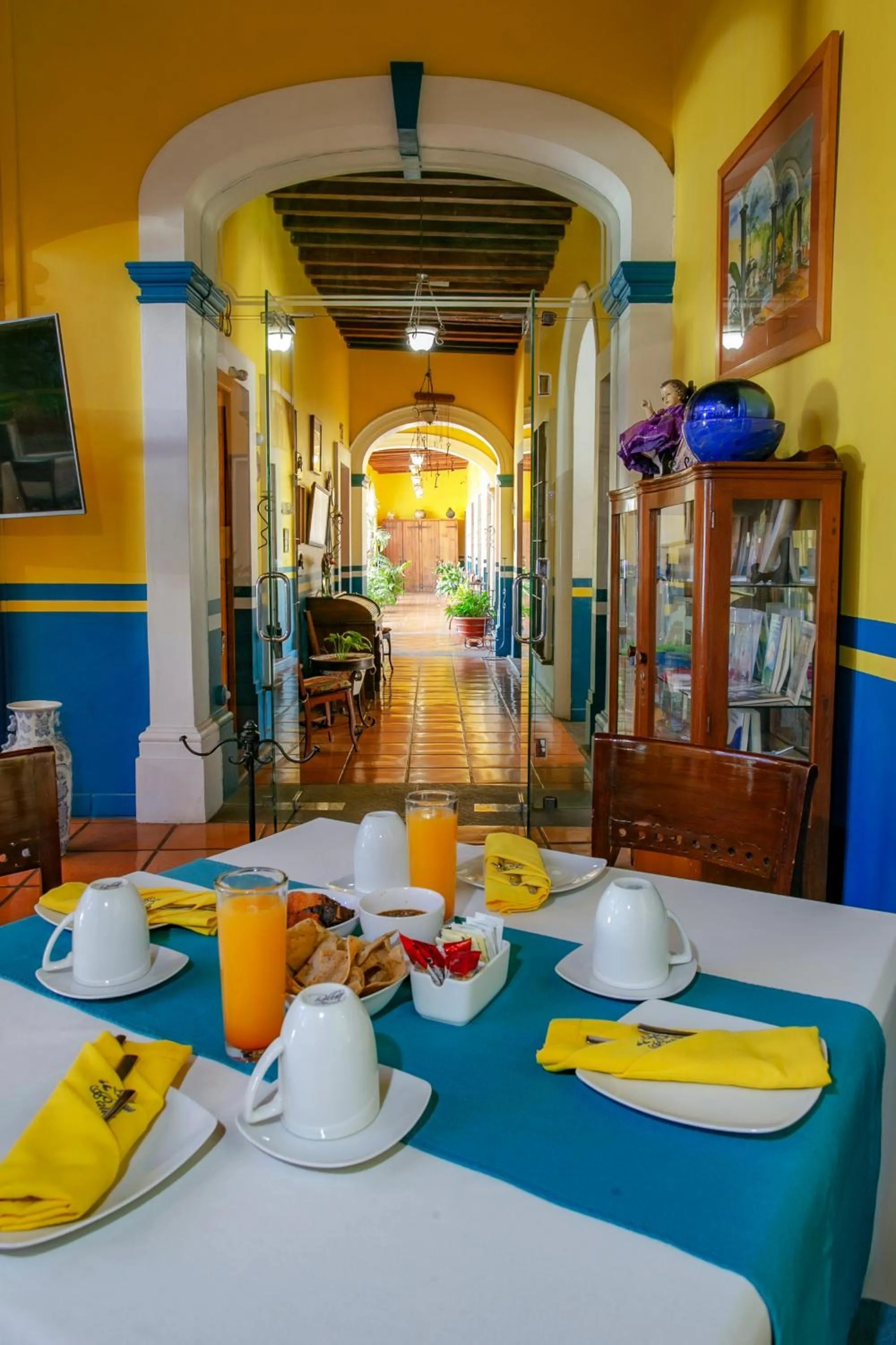 Restaurant/places to eat in La Casa de los Patios Hotel & Spa