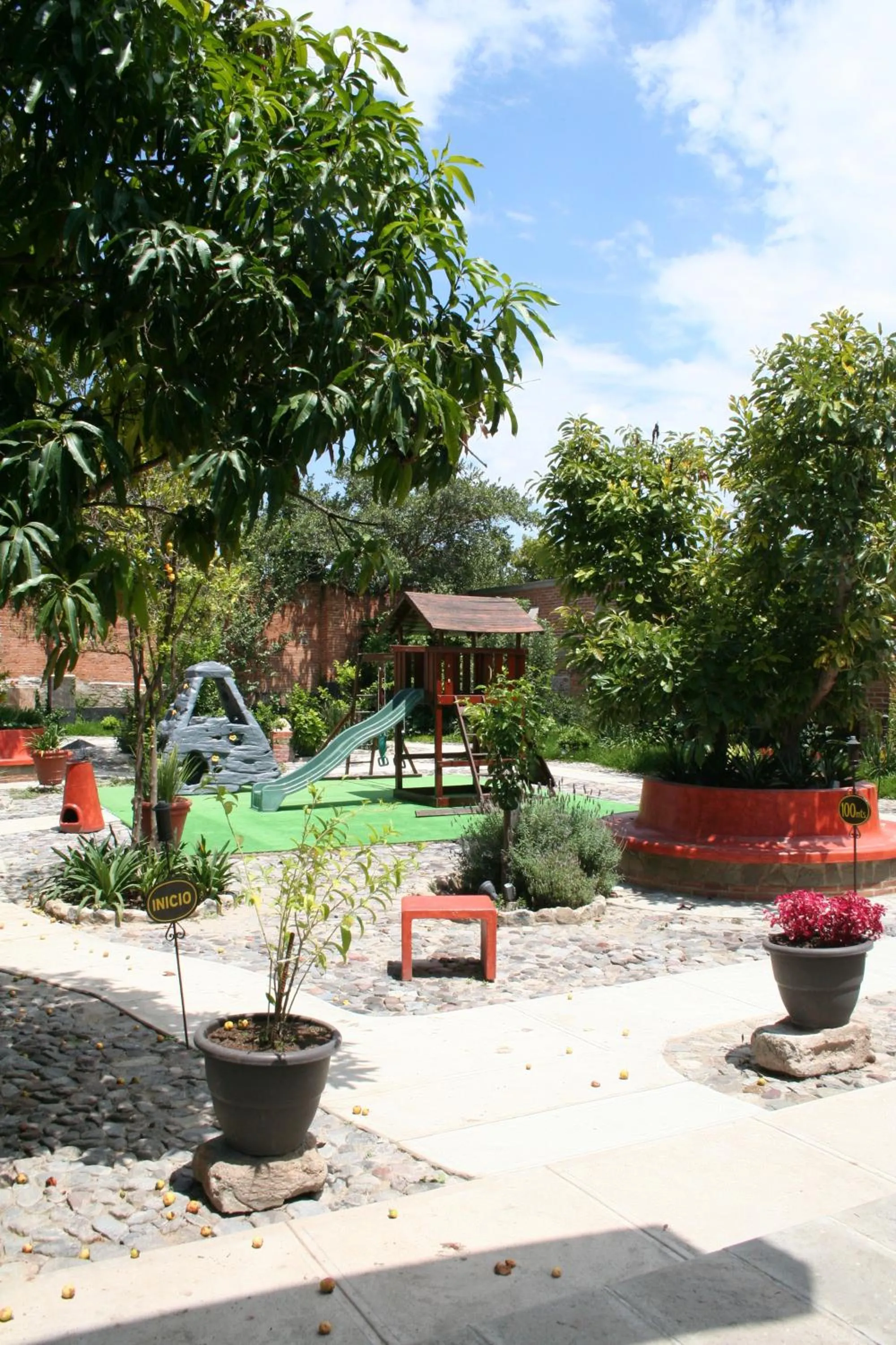 Garden in La Casa de los Patios Hotel & Spa
