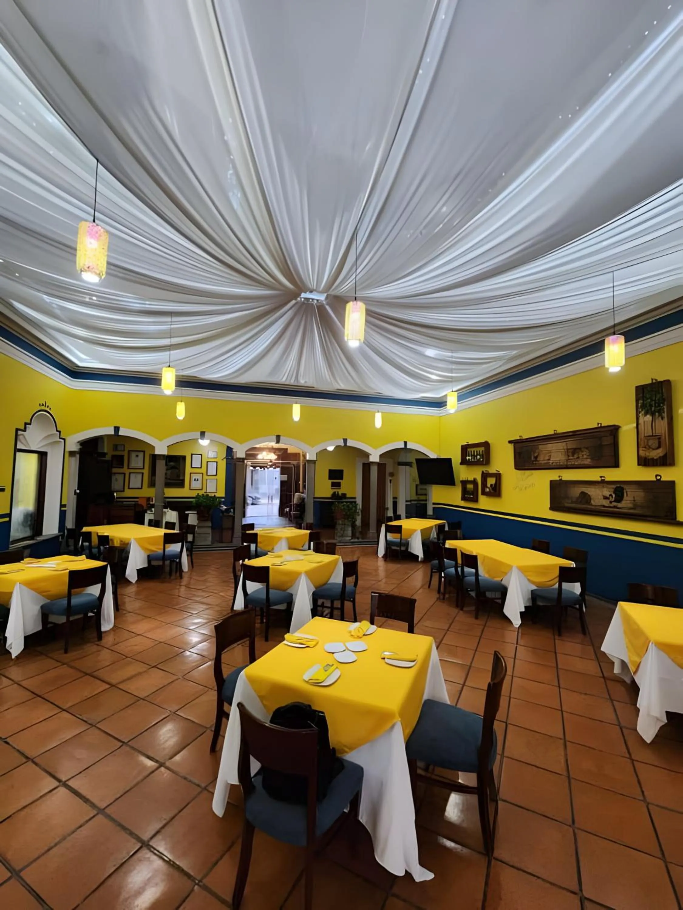 Restaurant/places to eat in La Casa de los Patios Hotel & Spa