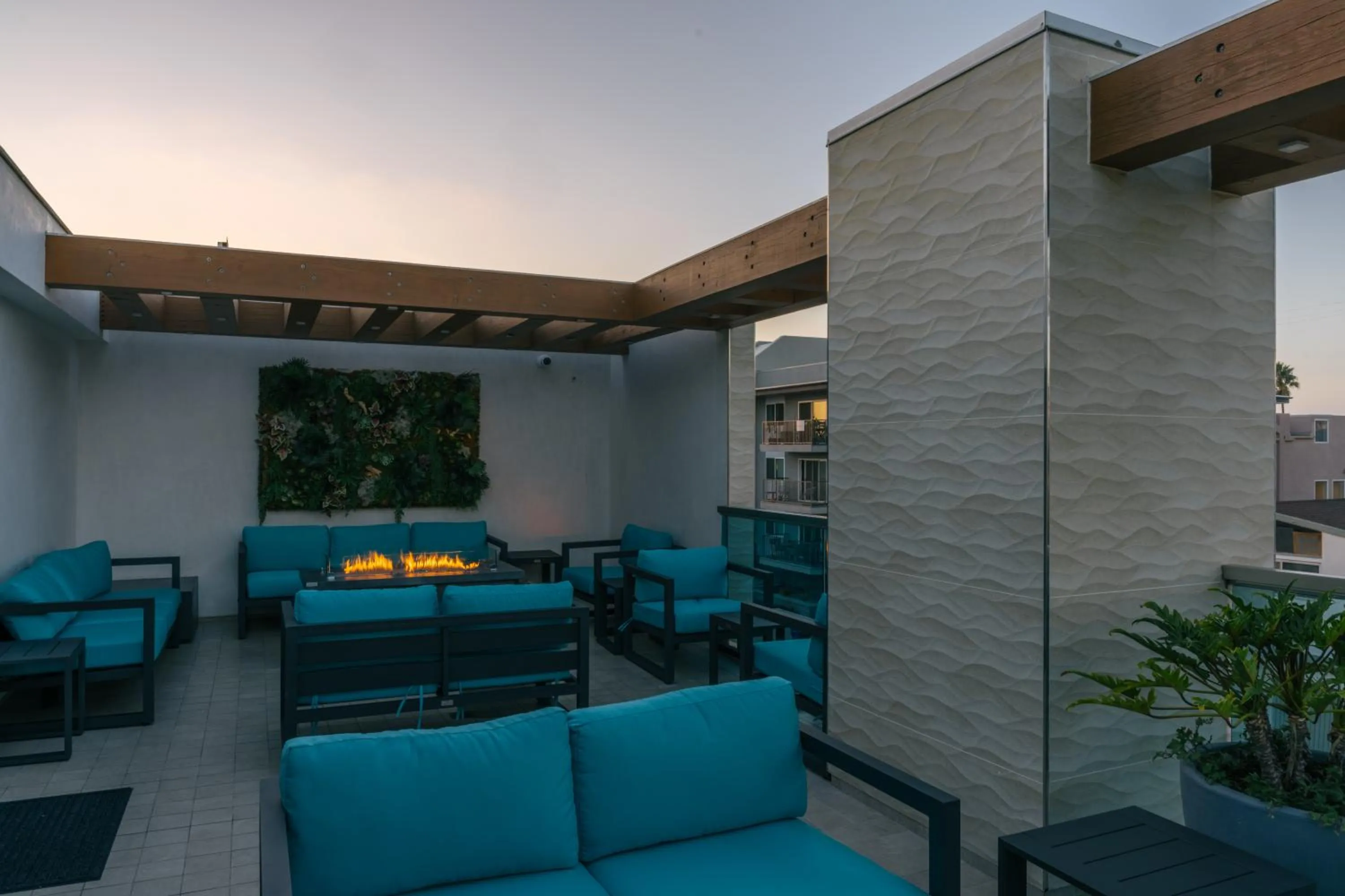 H2O Hermosa Beach Hotel