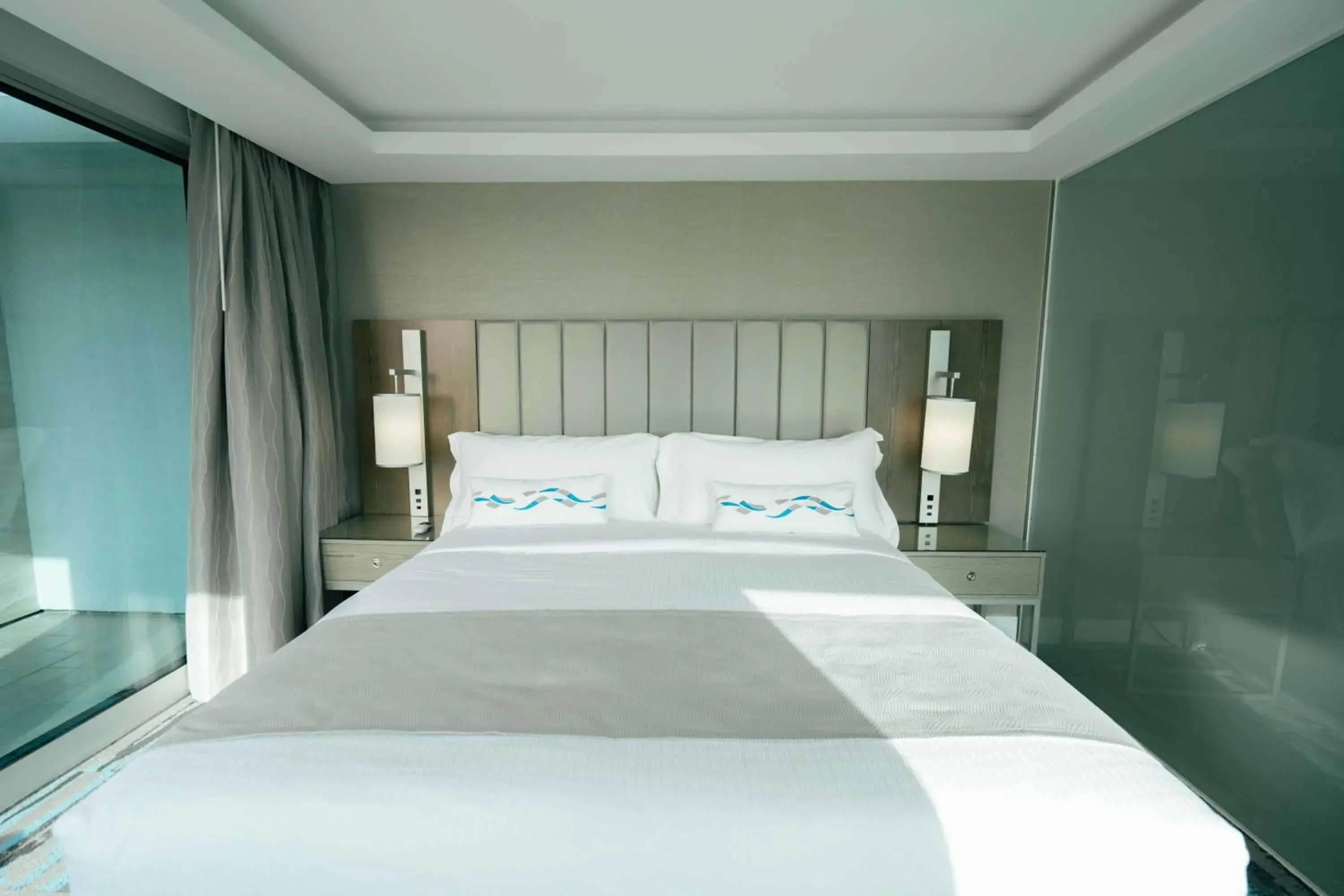 Bed in H2O Hermosa Beach Hotel Bed in H2O Hermosa Beach Hotel