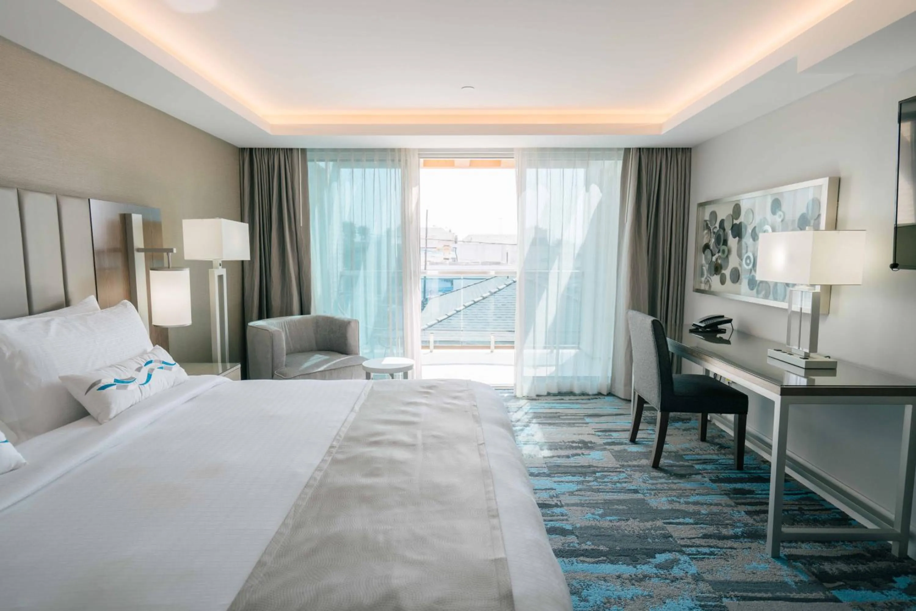 Bed in H2O Hermosa Beach Hotel