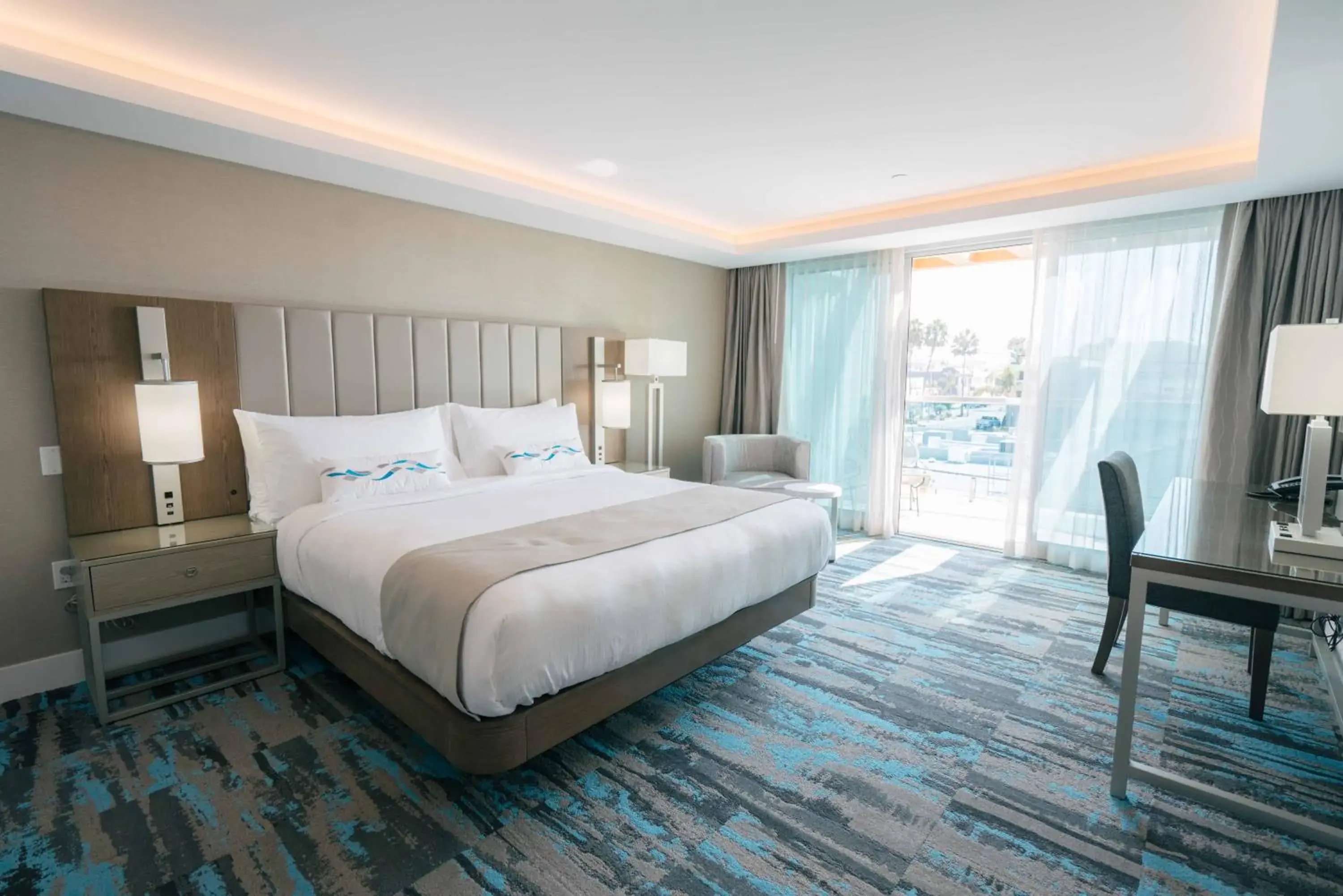 Day, Bed in H2O Hermosa Beach Hotel Day, Bed in H2O Hermosa Beach Hotel