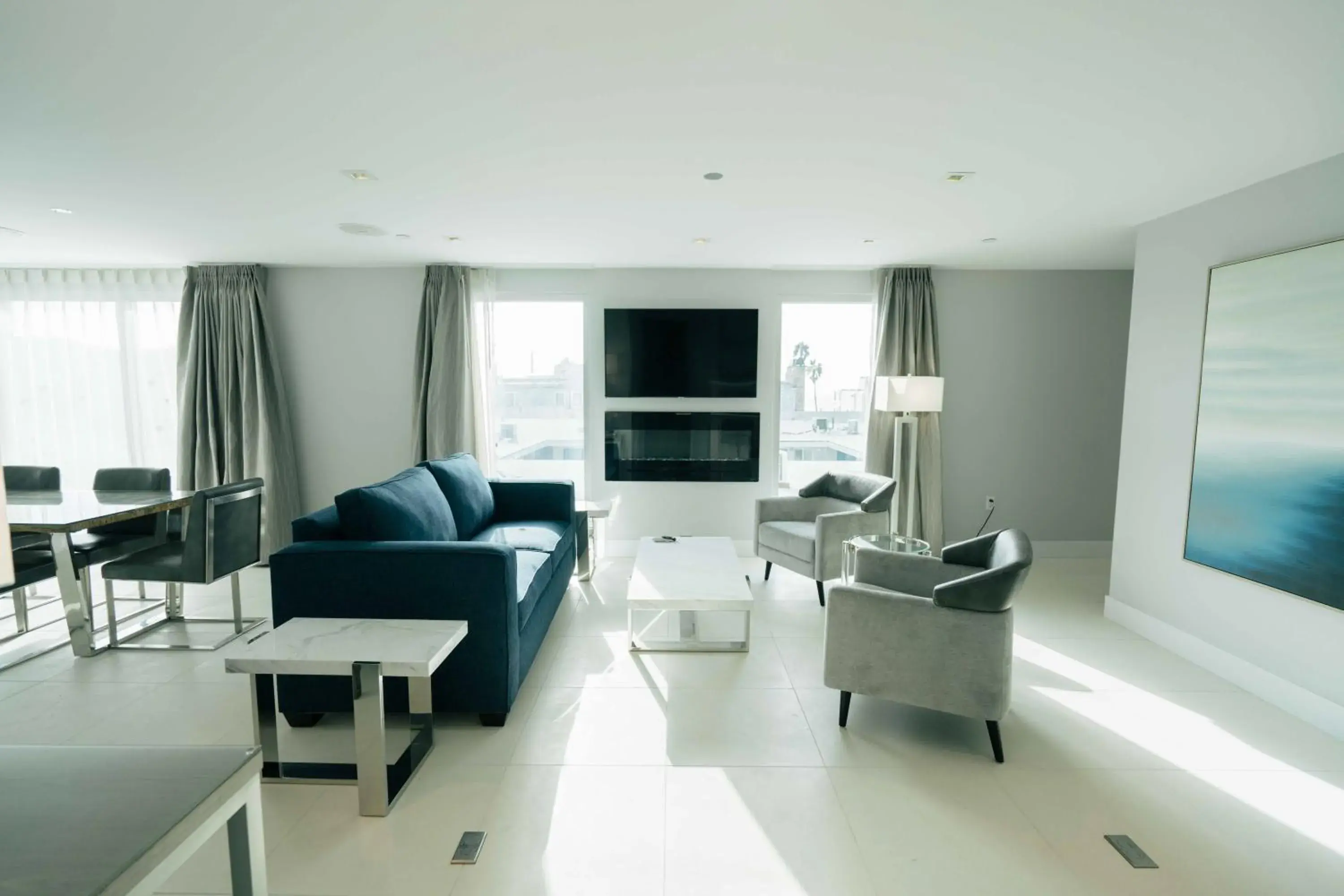 Living room in H2O Hermosa Beach Hotel Living room in H2O Hermosa Beach Hotel