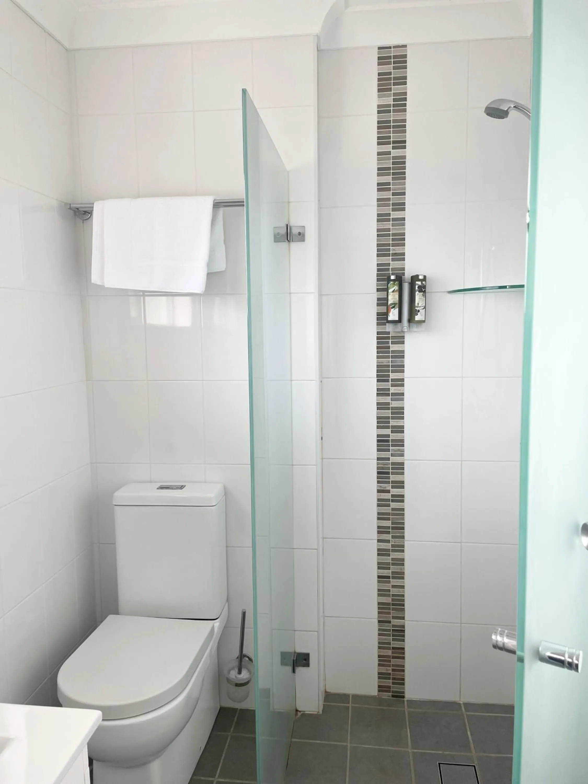 Shower in Huskisson Beach Motel