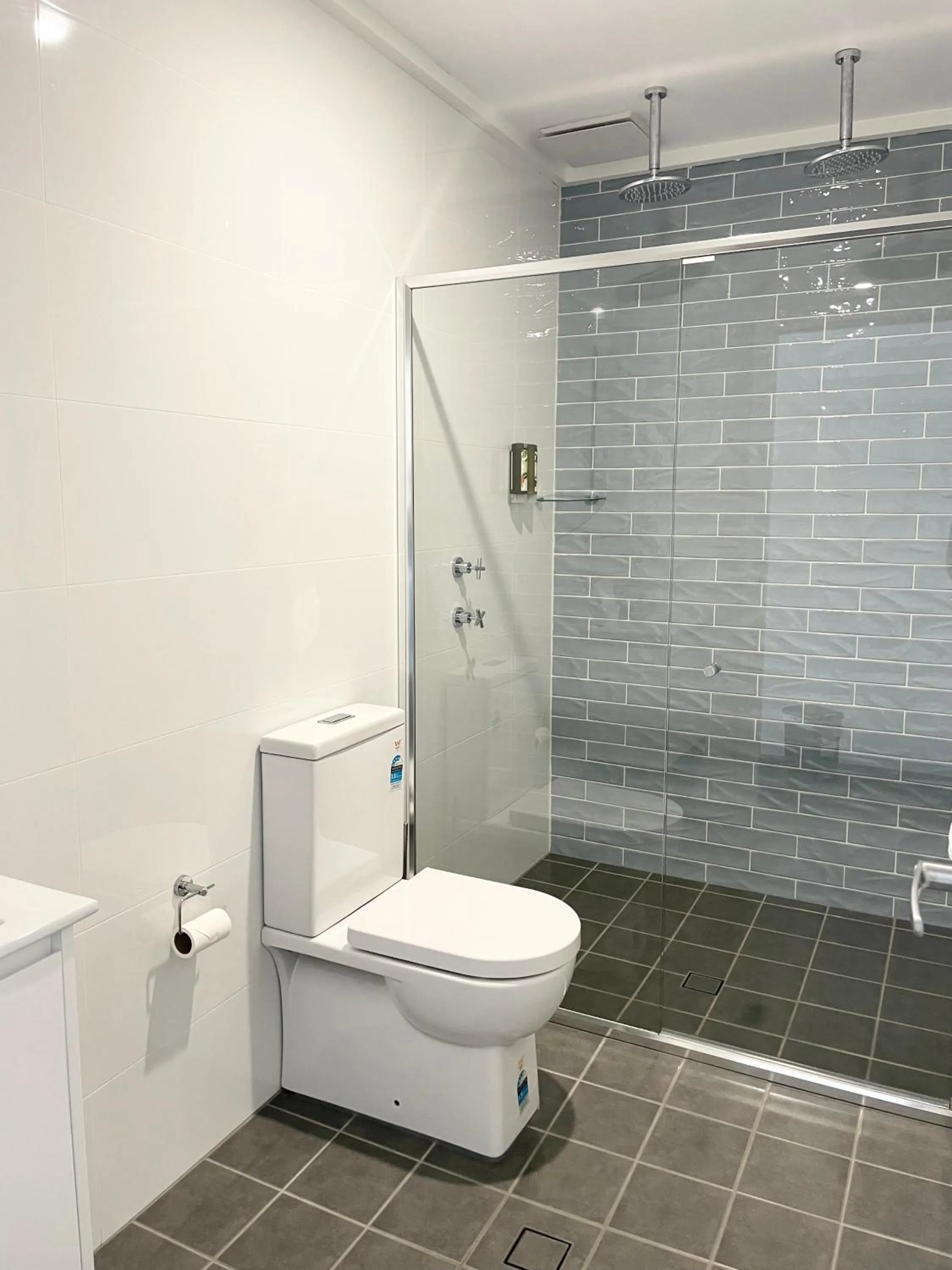 Shower in Huskisson Beach Motel