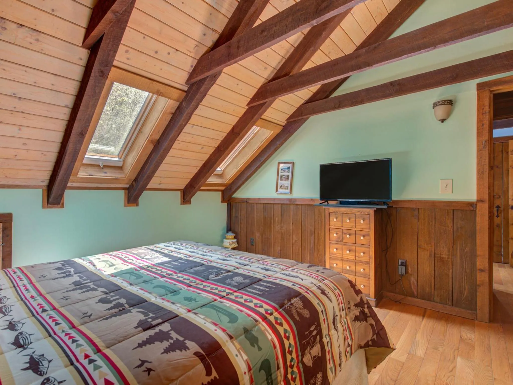 Bedroom, Bed in Black Bear Lodge