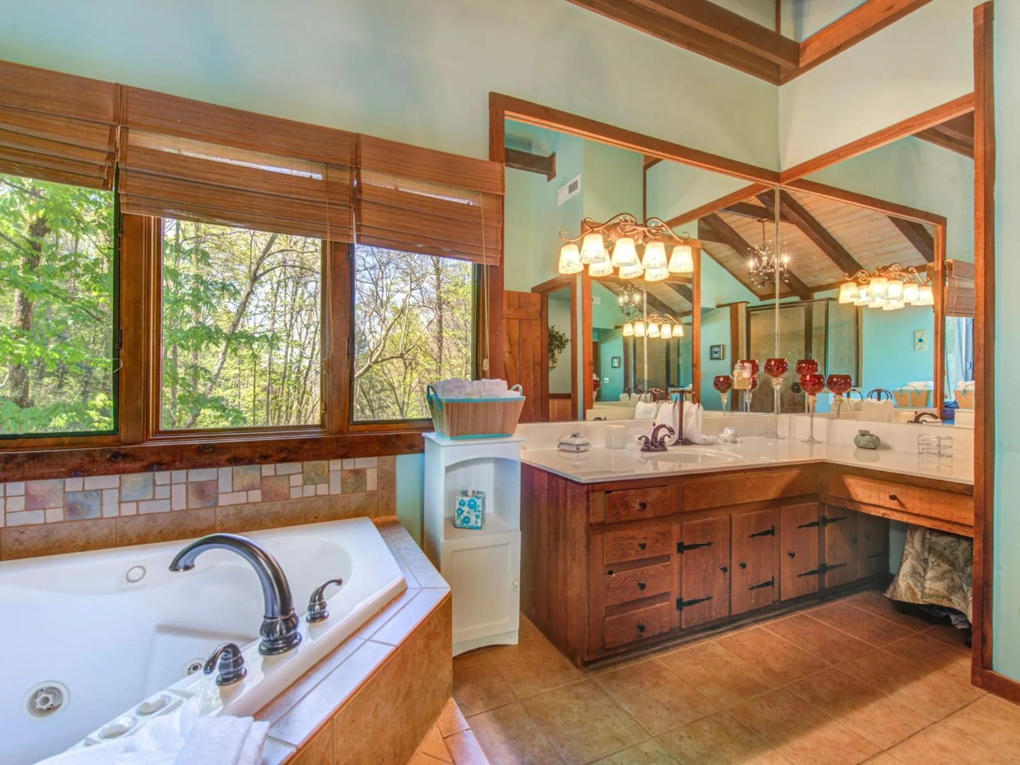Kitchen or kitchenette in Black Bear Lodge